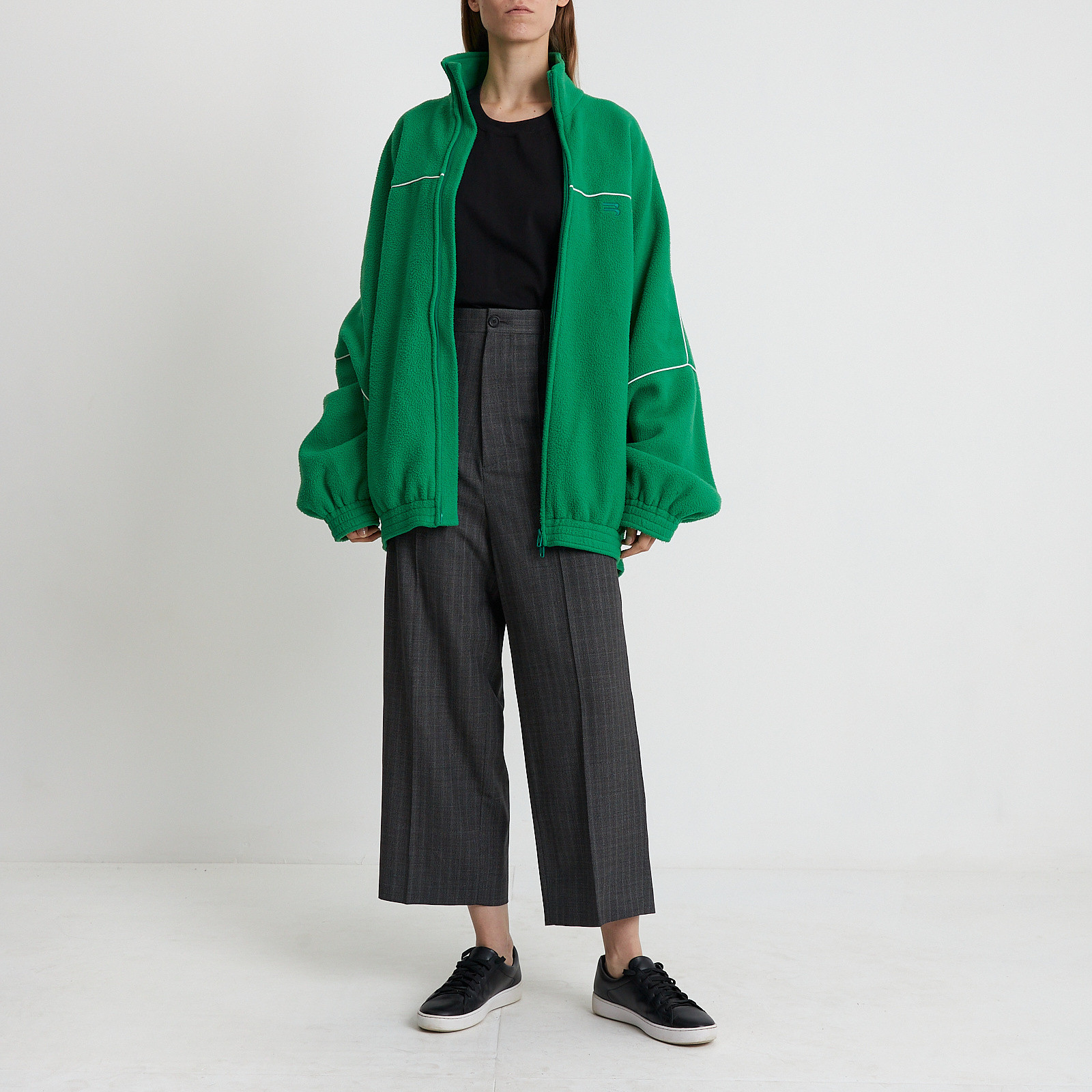 Куртка  зеленого цвета Balenciaga - фото из каталога магазина брендовой одежды Second Friend Store Куртка Balenciaga - купить оригинал в секонд-хенде SFS - 2