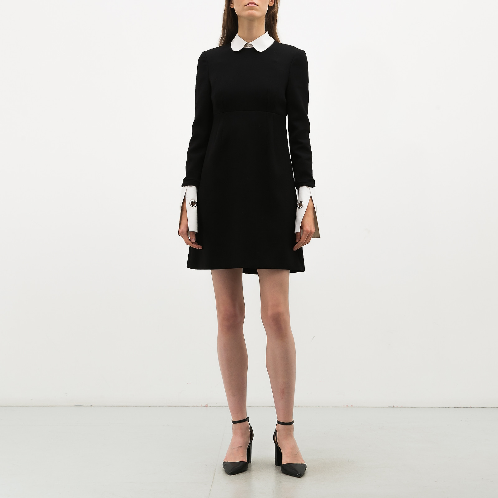 Платье черного цвета Alexander McQueen - фото из каталога магазина брендовой одежды Second Friend Store Платье Alexander McQueen - купить оригинал в секонд-хенде SFS - 3