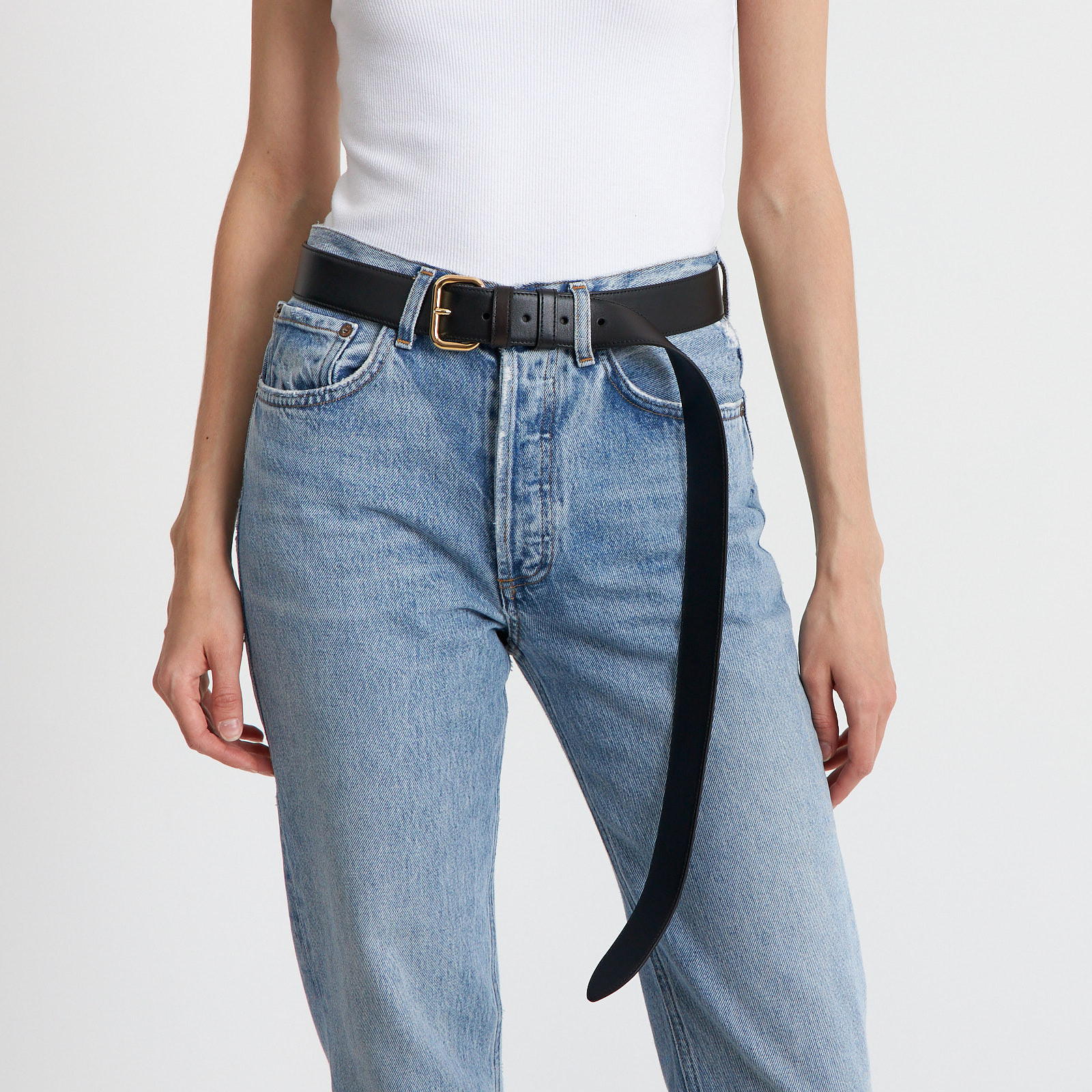 Ремень черного цвета Miu Miu - фото из каталога магазина брендовой одежды Second Friend Store Ремень Miu Miu - купить оригинал в секонд-хенде SFS - 2