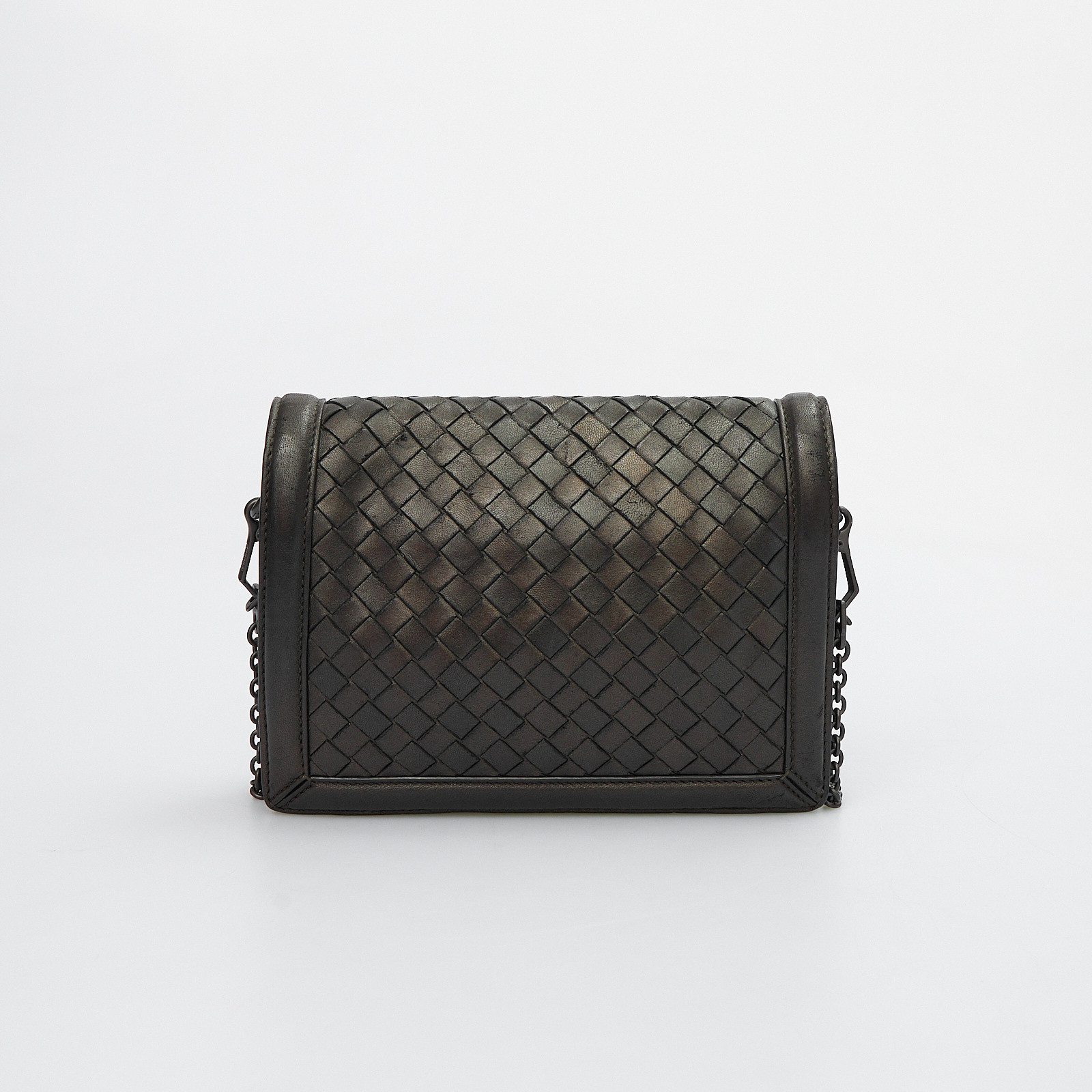 Сумка черного цвета Bottega Veneta - фото из каталога магазина брендовой одежды Second Friend Store Сумка Bottega Veneta - купить оригинал в секонд-хенде SFS - 4