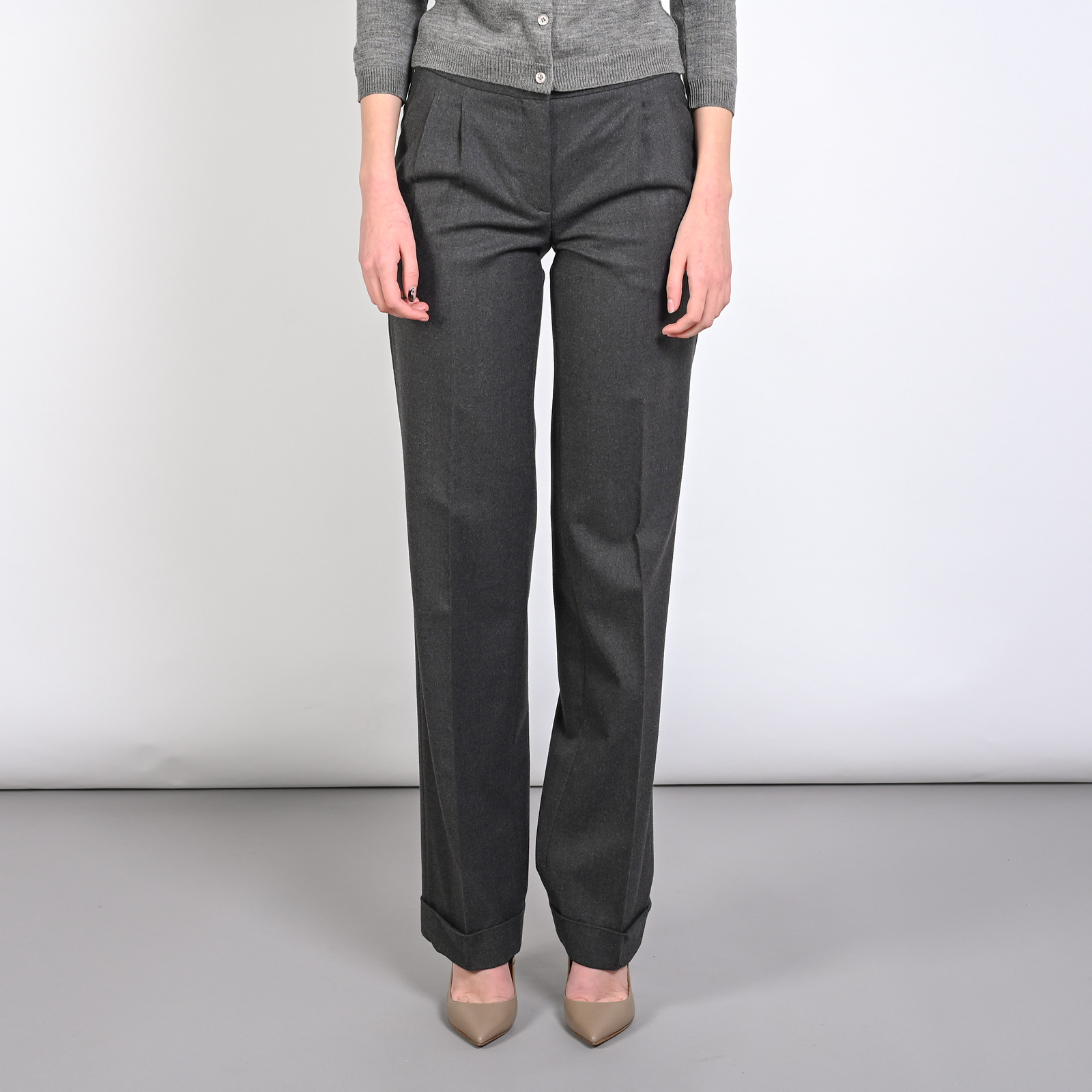 Брюки серого цвета Moschino - фото из каталога магазина брендовой одежды Second Friend Store Брюки Moschino - купить оригинал в секонд-хенде SFS - 1