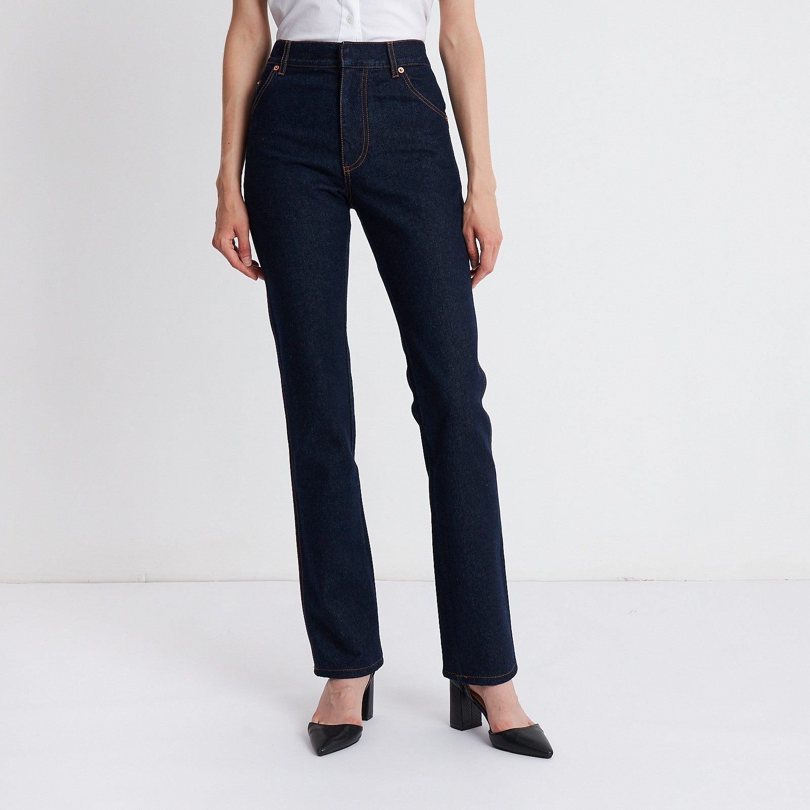 Джинсы  синего цвета Christian Dior - фото из каталога магазина брендовой одежды Second Friend Store Джинсы Christian Dior - купить оригинал в секонд-хенде SFS - 1