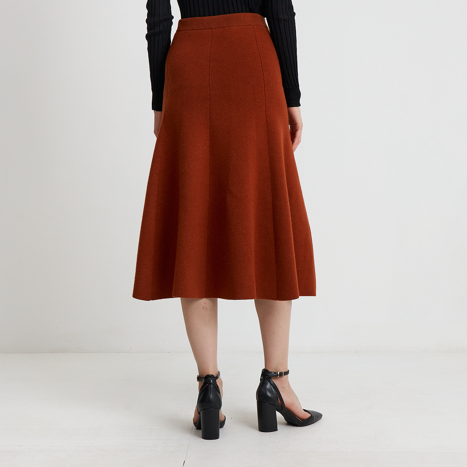 Юбка коричневого цвета Joseph - фото из каталога магазина брендовой одежды Second Friend Store Юбка Joseph - купить оригинал в секонд-хенде SFS - 3