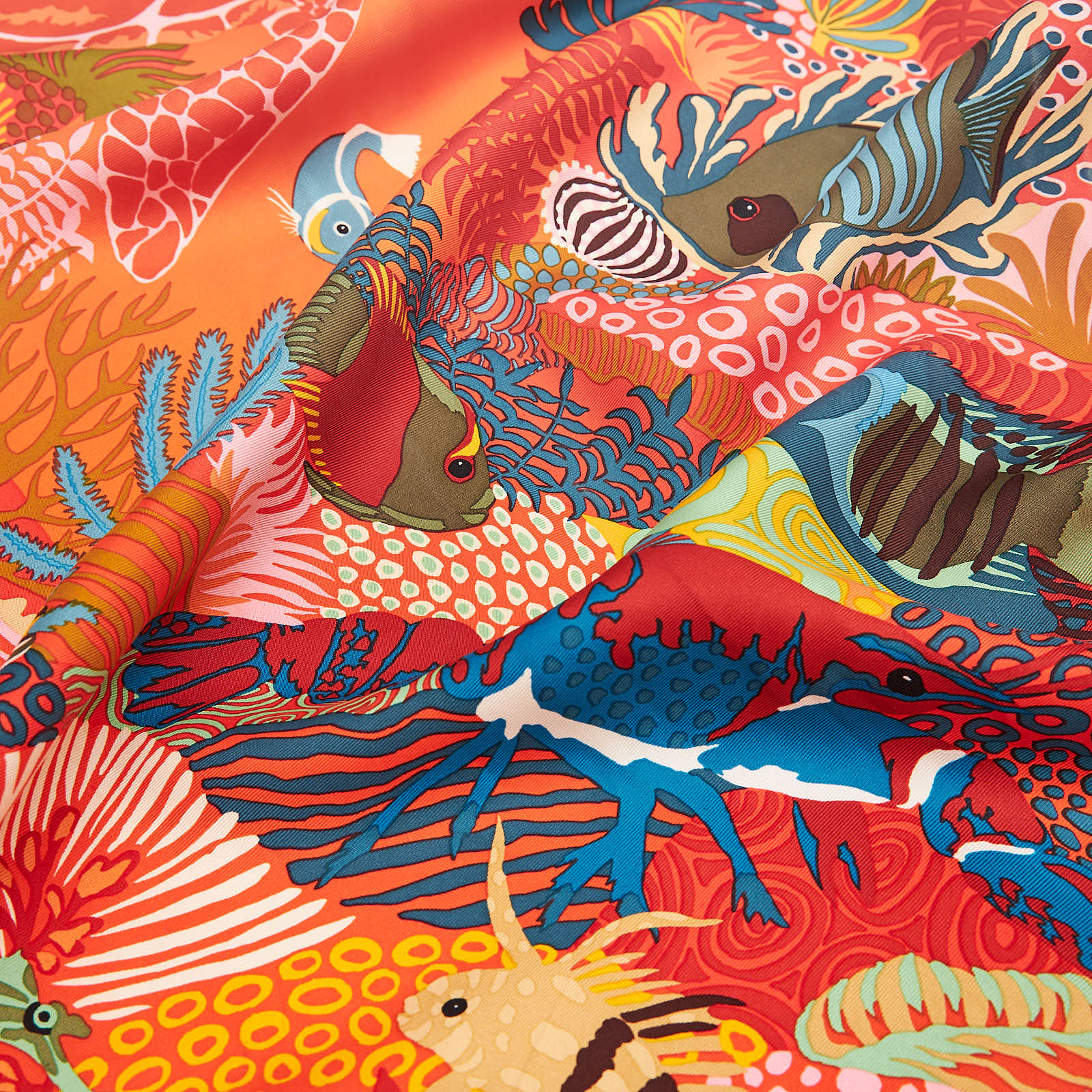 Платок оранжевого цвета Hermes - фото из каталога магазина брендовой одежды Second Friend Store Платок Hermes - купить оригинал в секонд-хенде SFS - 4