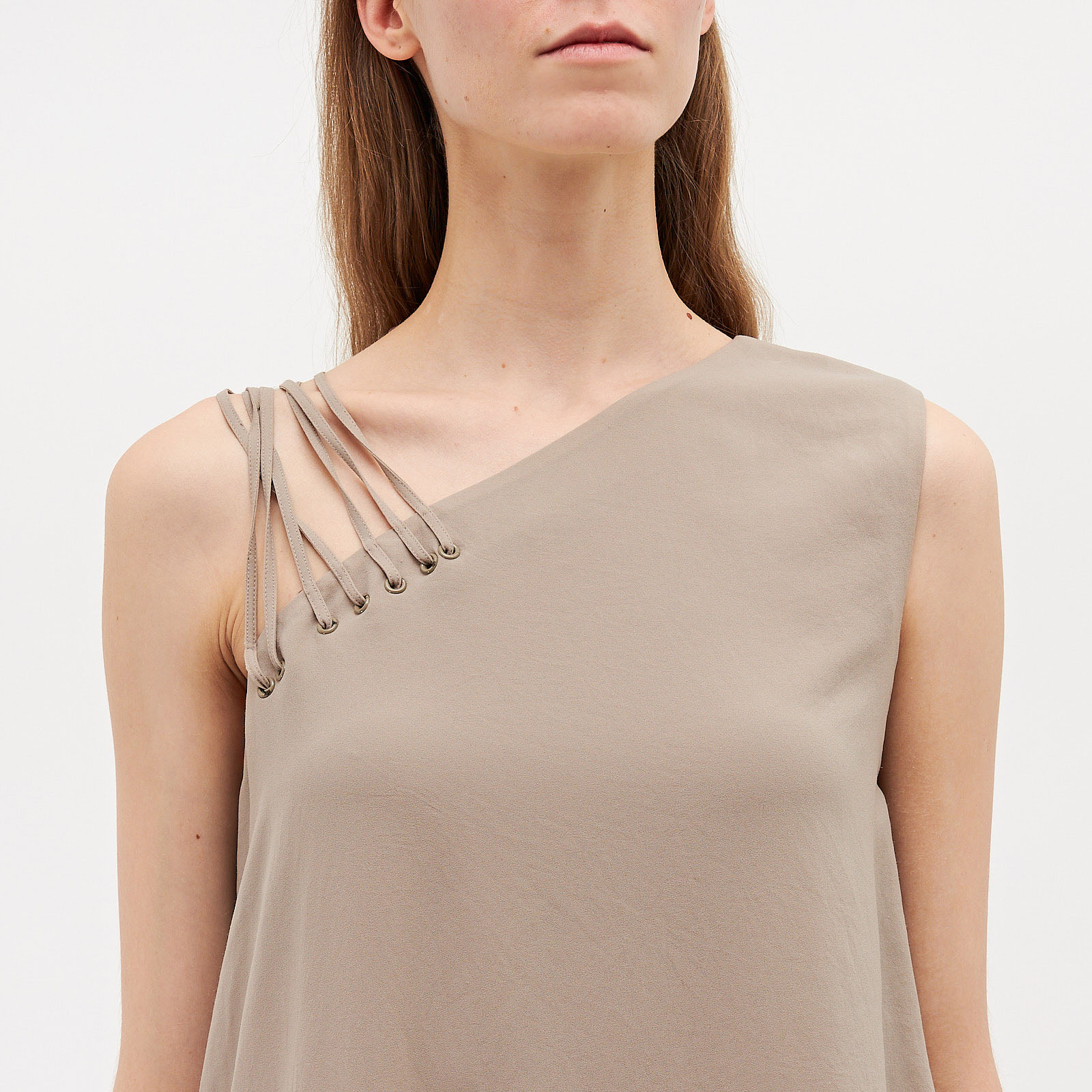 Платье бежевого цвета Givenchy - фото из каталога магазина брендовой одежды Second Friend Store Платье Givenchy - купить оригинал в секонд-хенде SFS - 4