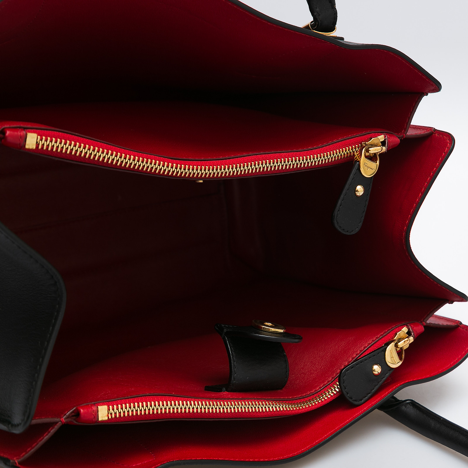 Сумка Salvatore Ferragamo - купить оригинал в секонд-хенде SFS - 7