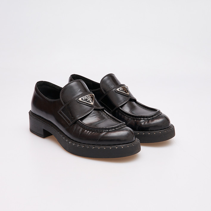 Лоферы Prada