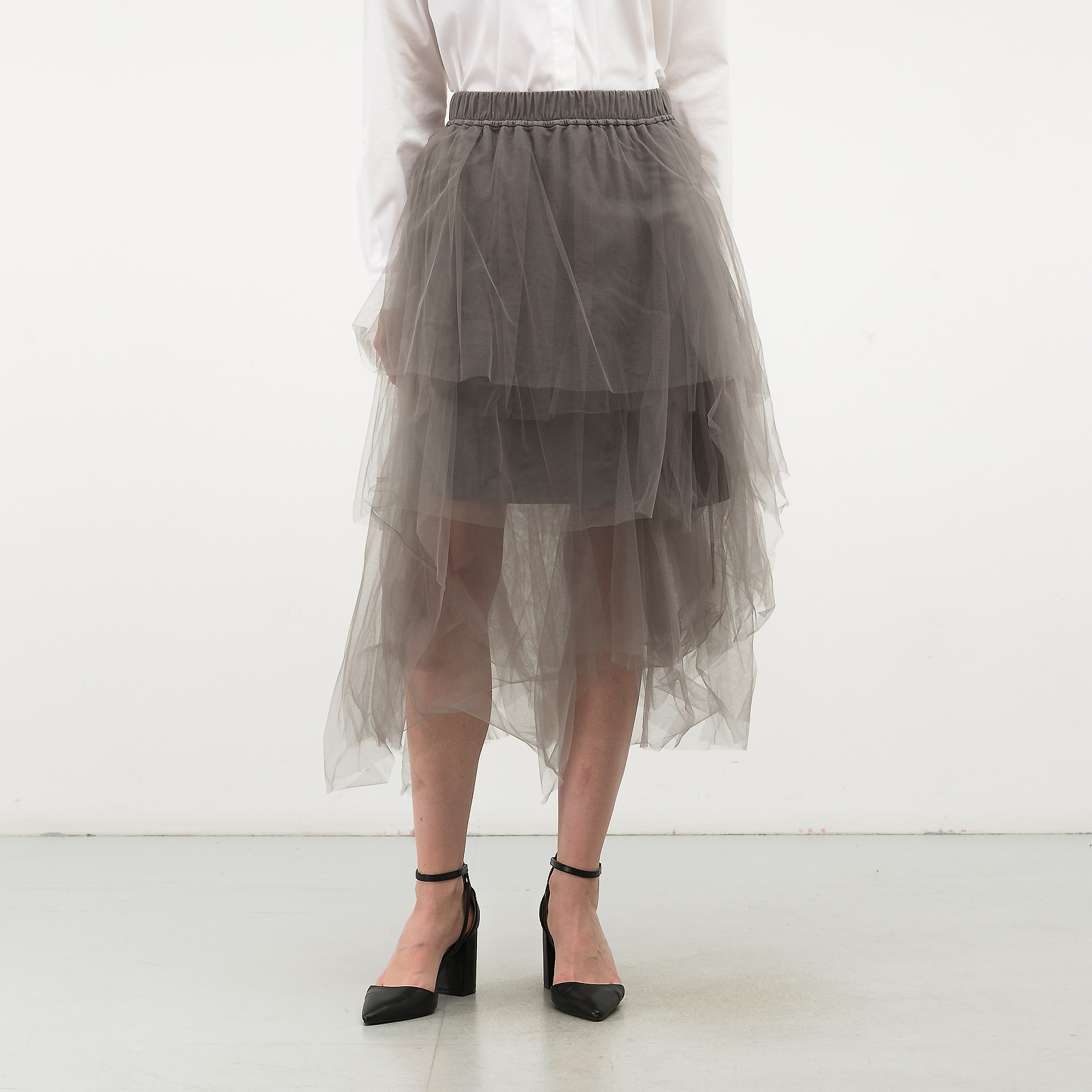 Юбка  серого цвета Brunello Cucinelli - фото из каталога магазина брендовой одежды Second Friend Store Юбка Brunello Cucinelli - купить оригинал в секонд-хенде SFS - 1