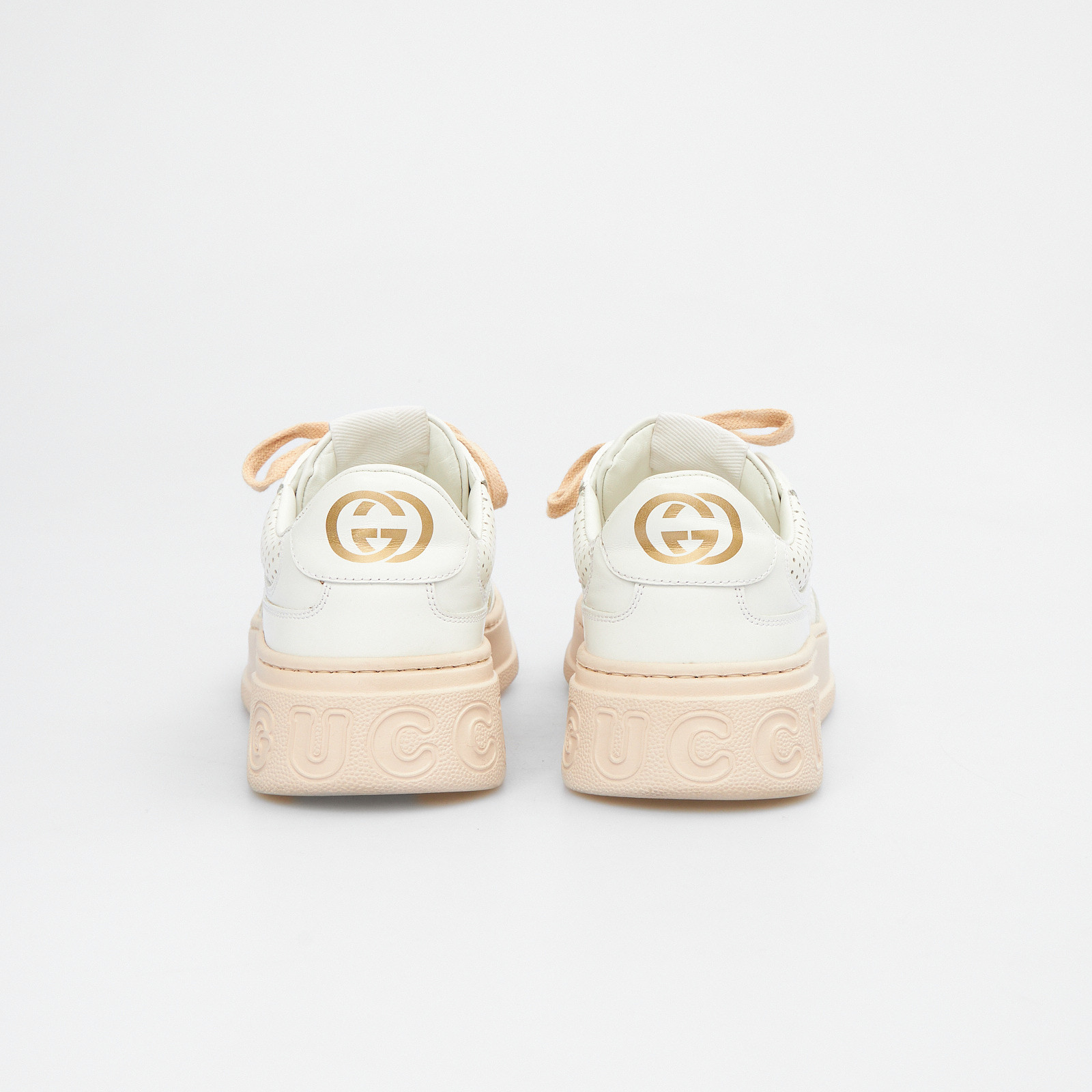 Кроссовки белого цвета Gucci - фото из каталога магазина брендовой одежды Second Friend Store Кроссовки Gucci - купить оригинал в секонд-хенде SFS - 3