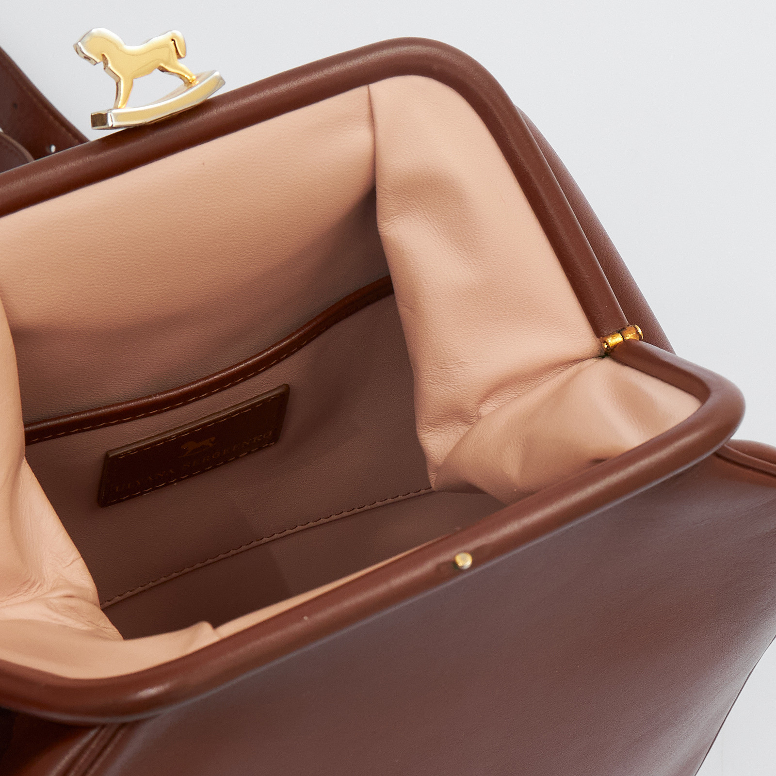 Рюкзак коричневого цвета Ulyana Sergeenko - фото из каталога магазина брендовой одежды Second Friend Store Рюкзак Ulyana Sergeenko - купить оригинал в секонд-хенде SFS - 8