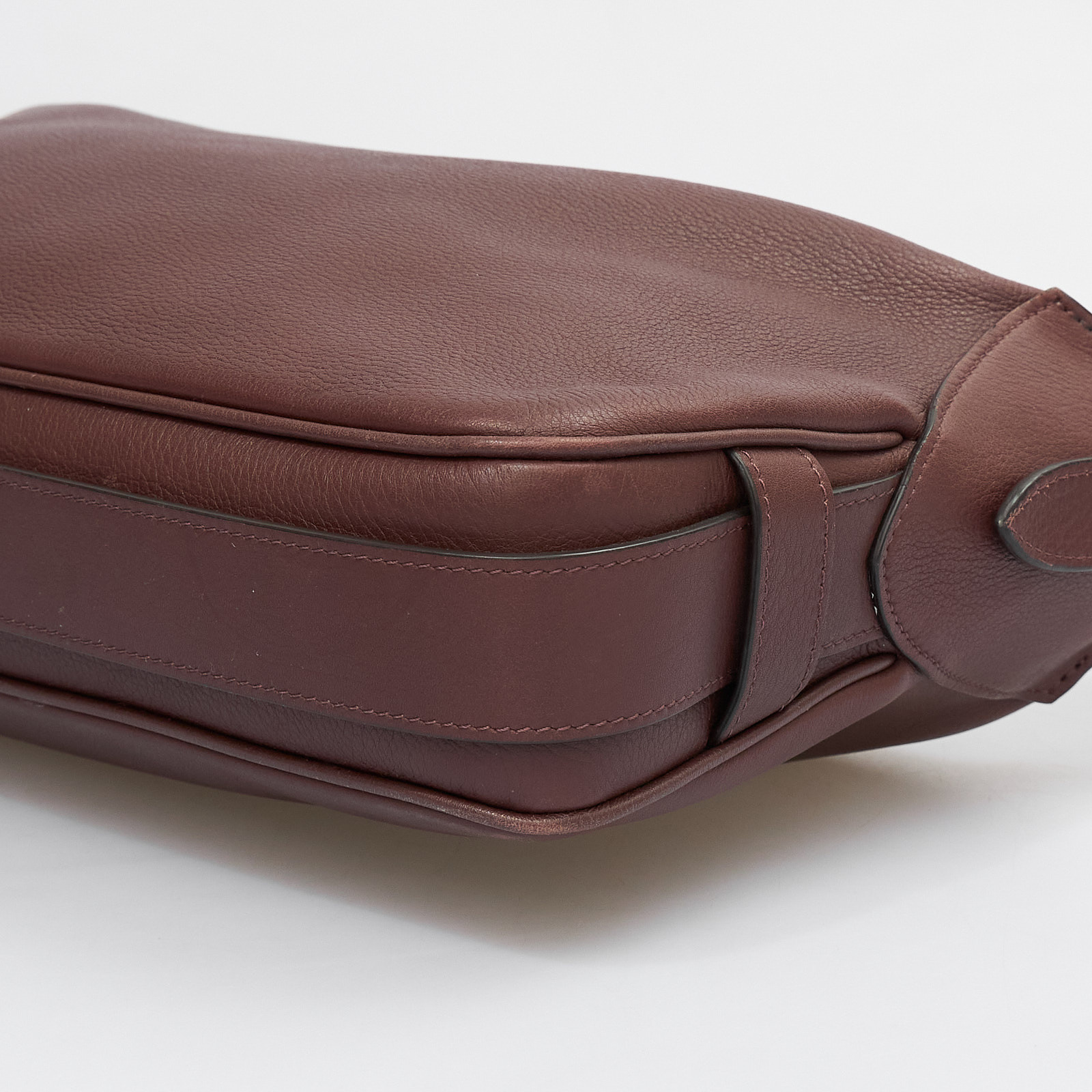 Сумка бордового цвета Celine - фото из каталога магазина брендовой одежды Second Friend Store Сумка Celine - купить оригинал в секонд-хенде SFS - 7