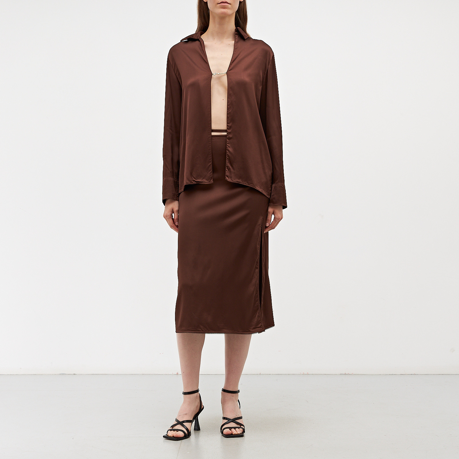 Костюм коричневого цвета Jacquemus - фото из каталога магазина брендовой одежды Second Friend Store Костюм Jacquemus - купить оригинал в секонд-хенде SFS - 1