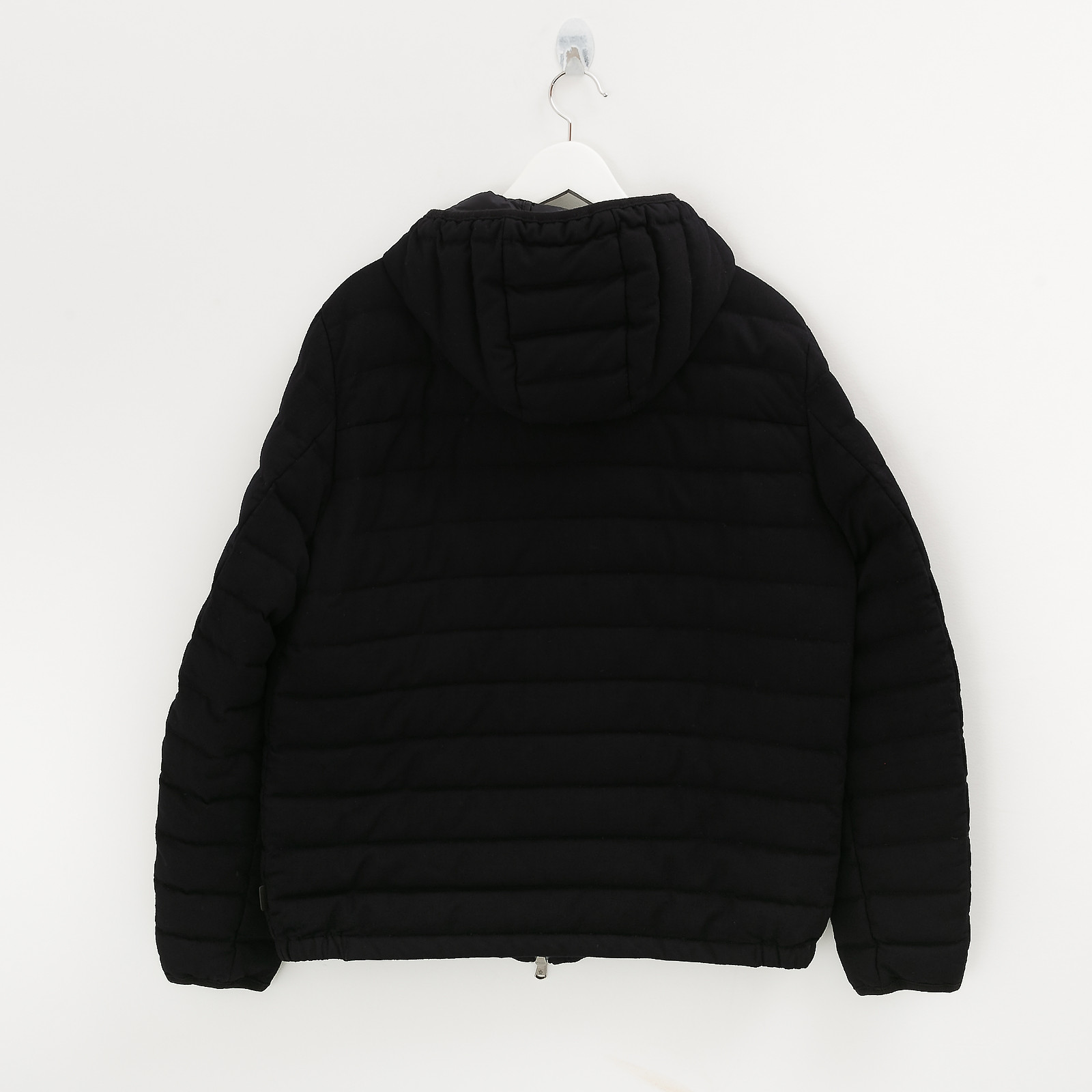 Пуховик синего цвета Moncler - фото из каталога магазина брендовой одежды Second Friend Store Пуховик Moncler - купить оригинал в секонд-хенде SFS - 2