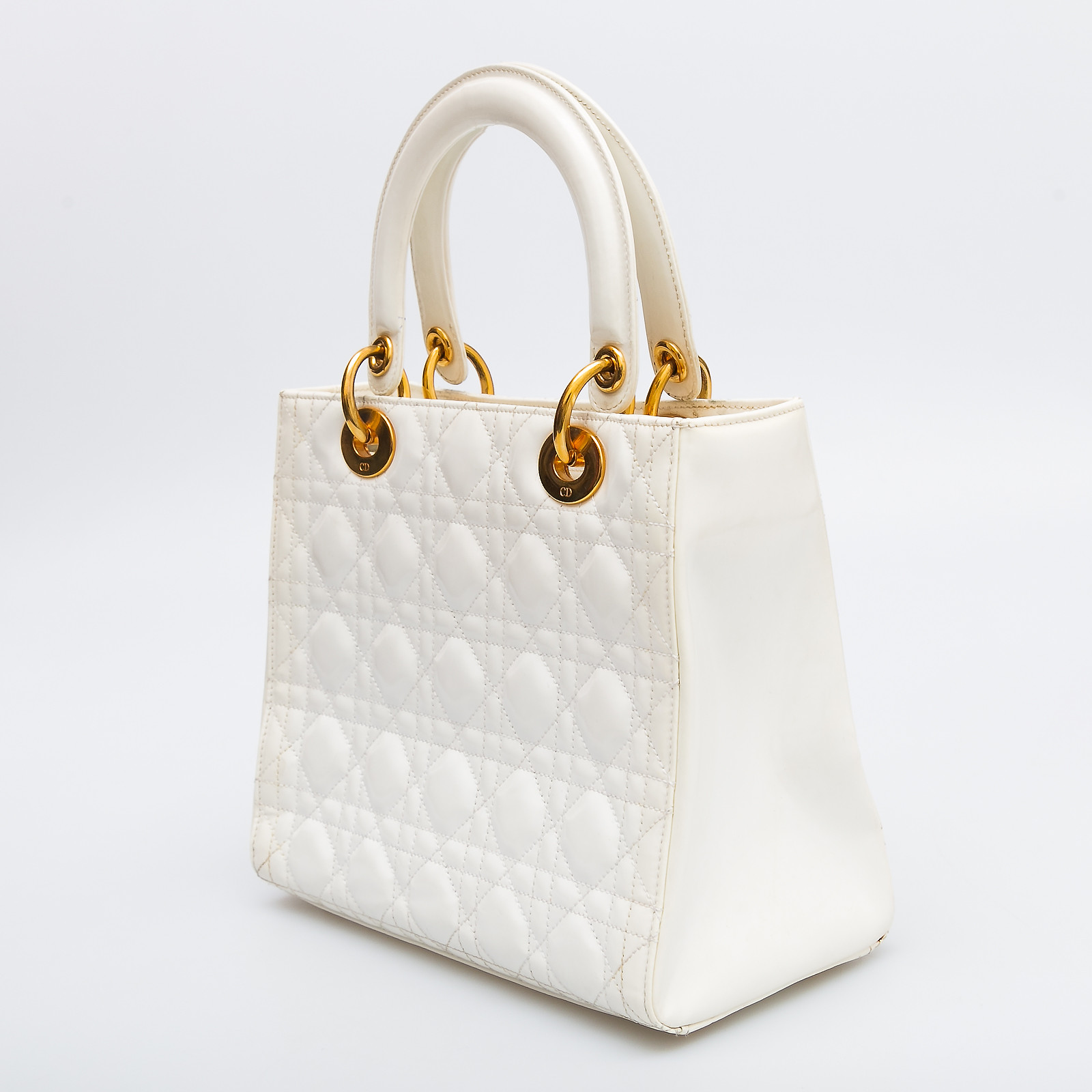 Сумка белого цвета Christian Dior - фото из каталога магазина брендовой одежды Second Friend Store Сумка Christian Dior - купить оригинал в секонд-хенде SFS - 3