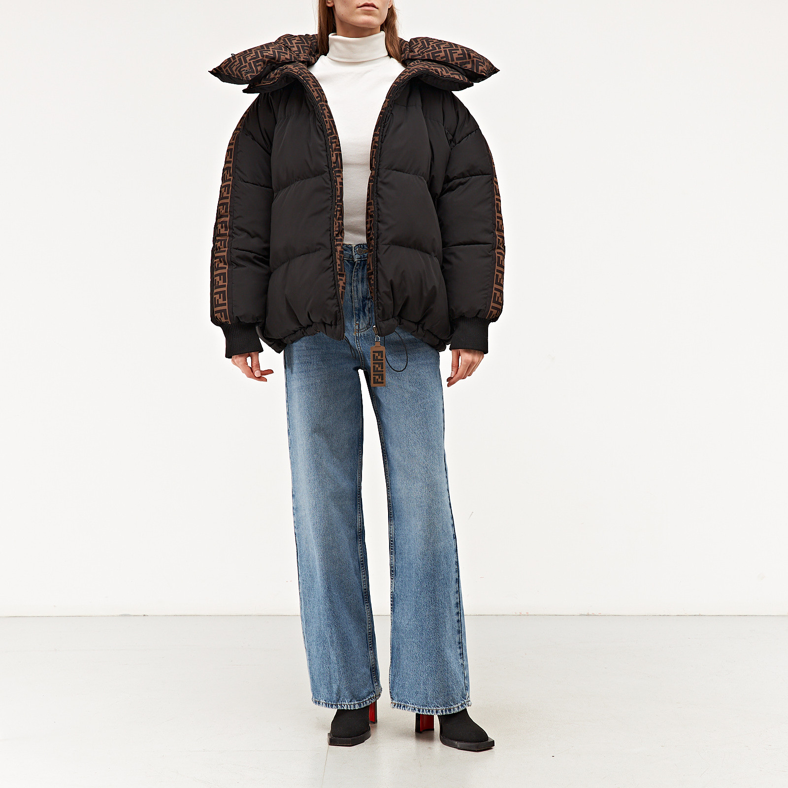 Пуховик Fendi - купить оригинал в секонд-хенде SFS - 5