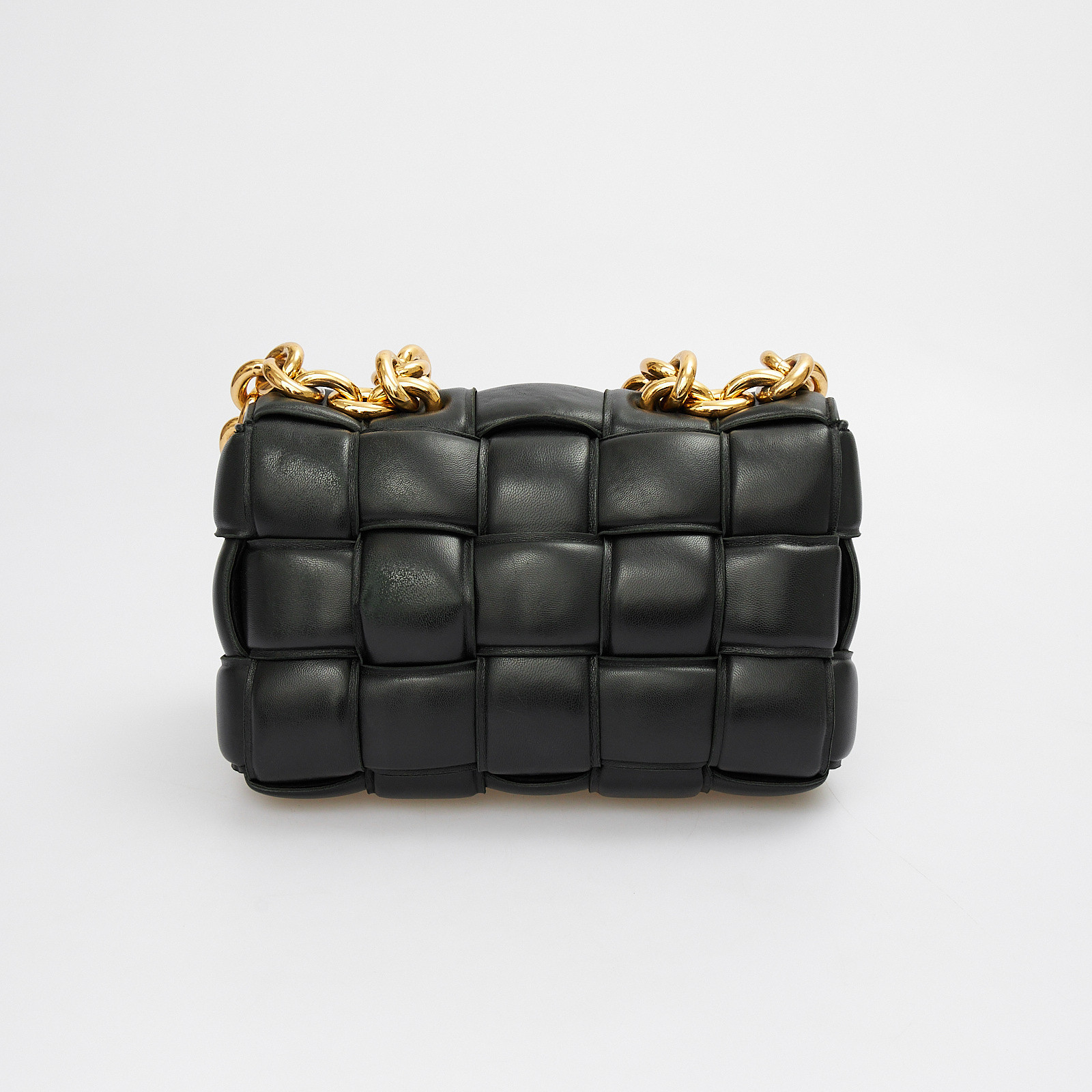 Сумка черного цвета Bottega Veneta - фото из каталога магазина брендовой одежды Second Friend Store Сумка Bottega Veneta - купить оригинал в секонд-хенде SFS - 4