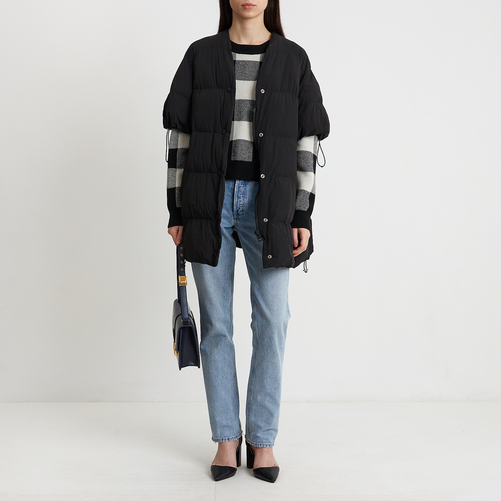 Куртка черного цвета Christian Dior - фото из каталога магазина брендовой одежды Second Friend Store Куртка Christian Dior - купить оригинал в секонд-хенде SFS - 2