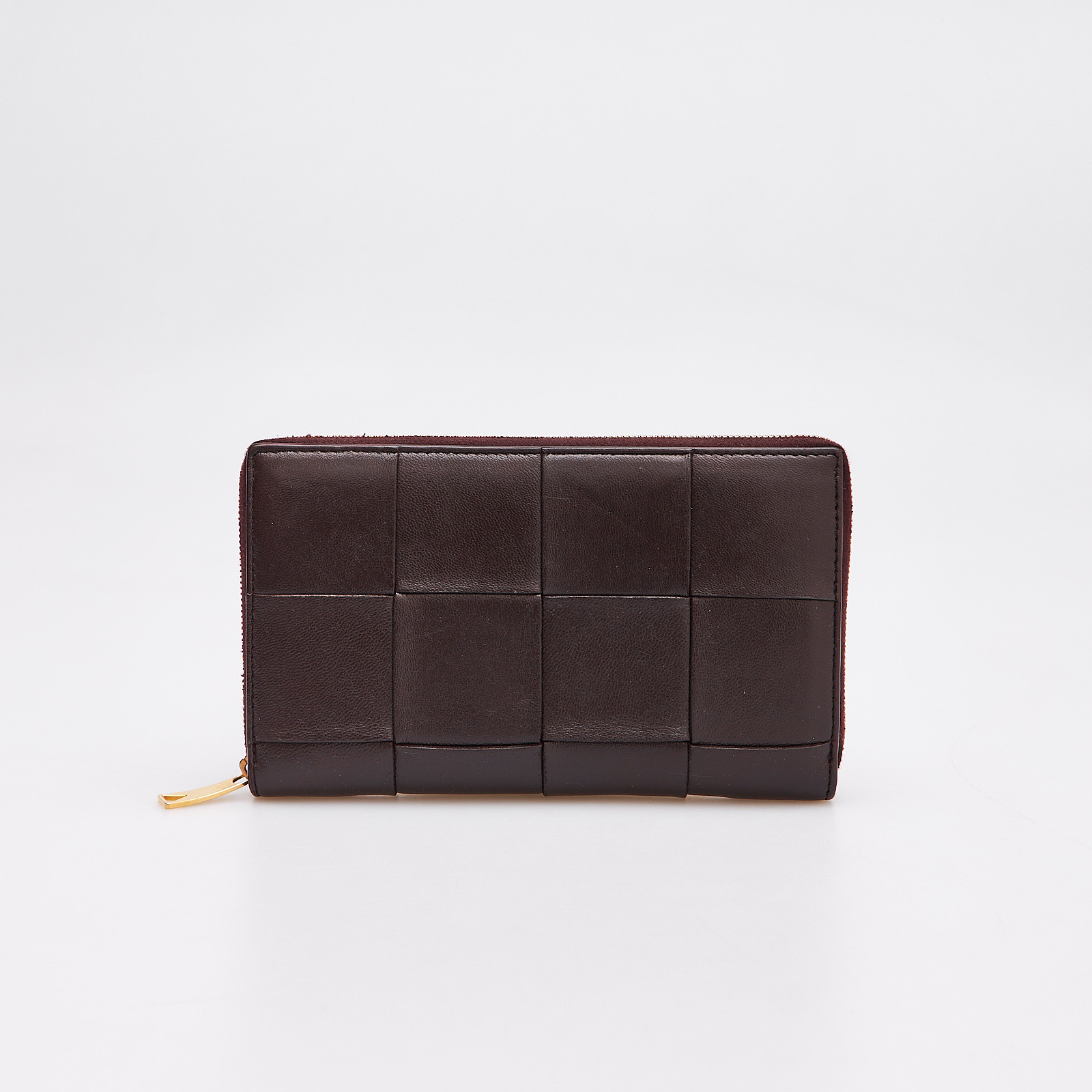 Кошелек бордового цвета Bottega Veneta - фото из каталога магазина брендовой одежды Second Friend Store Кошелек Bottega Veneta - купить оригинал в секонд-хенде SFS - 1