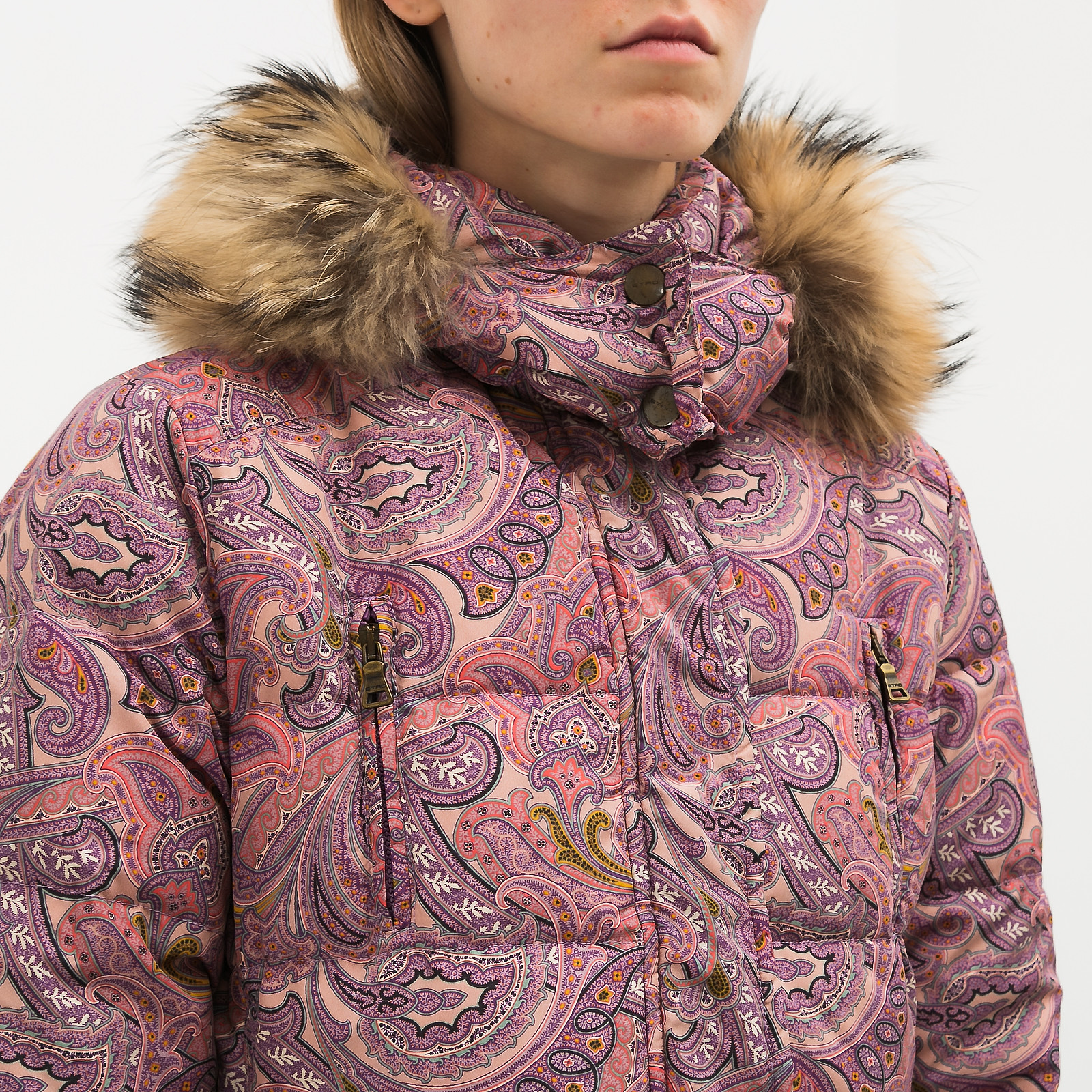 Пуховик розового цвета Etro - фото из каталога магазина брендовой одежды Second Friend Store Пуховик Etro - купить оригинал в секонд-хенде SFS - 4