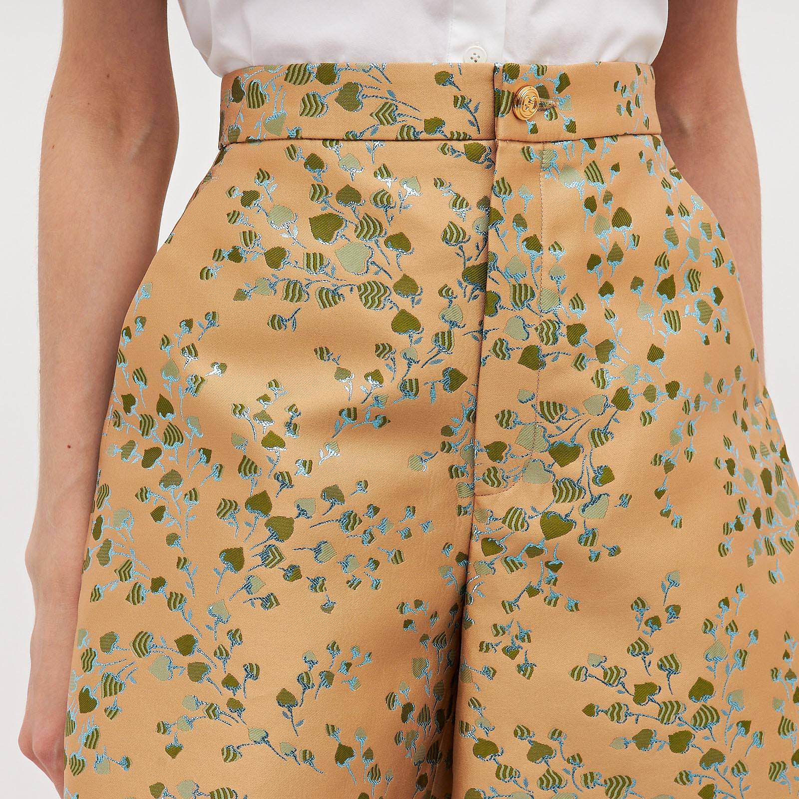 Шорты  бежевого цвета Gucci - фото из каталога магазина брендовой одежды Second Friend Store Шорты Gucci - купить оригинал в секонд-хенде SFS - 4