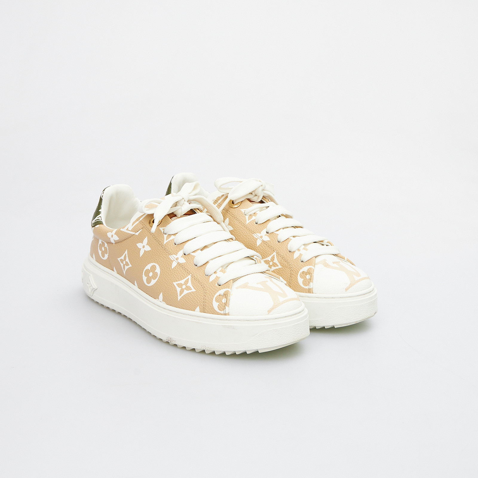 Кеды бежевого цвета Louis Vuitton - фото из каталога магазина брендовой одежды Second Friend Store Кеды Louis Vuitton - купить оригинал в секонд-хенде SFS - 2