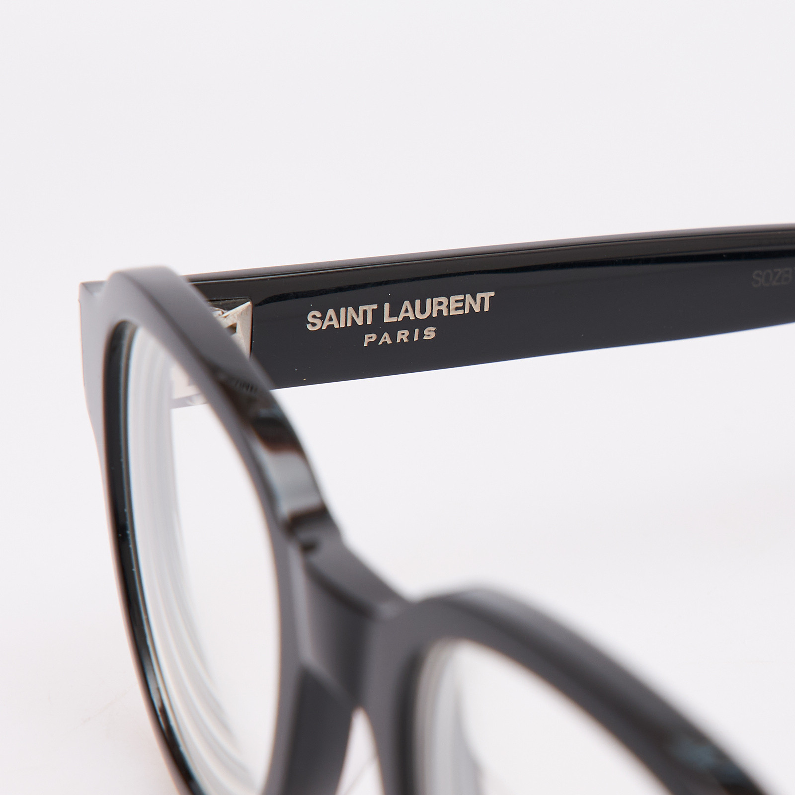Очки черного цвета Saint Laurent - фото из каталога магазина брендовой одежды Second Friend Store Очки Saint Laurent - купить оригинал в секонд-хенде SFS - 5