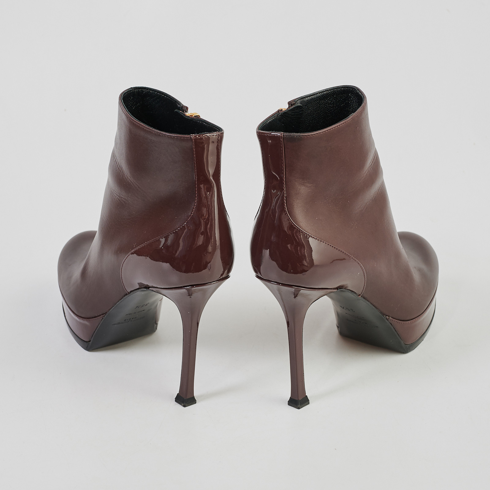 Ботильоны бордового цвета Saint Laurent - фото из каталога магазина брендовой одежды Second Friend Store Ботильоны Saint Laurent - купить оригинал в секонд-хенде SFS - 3