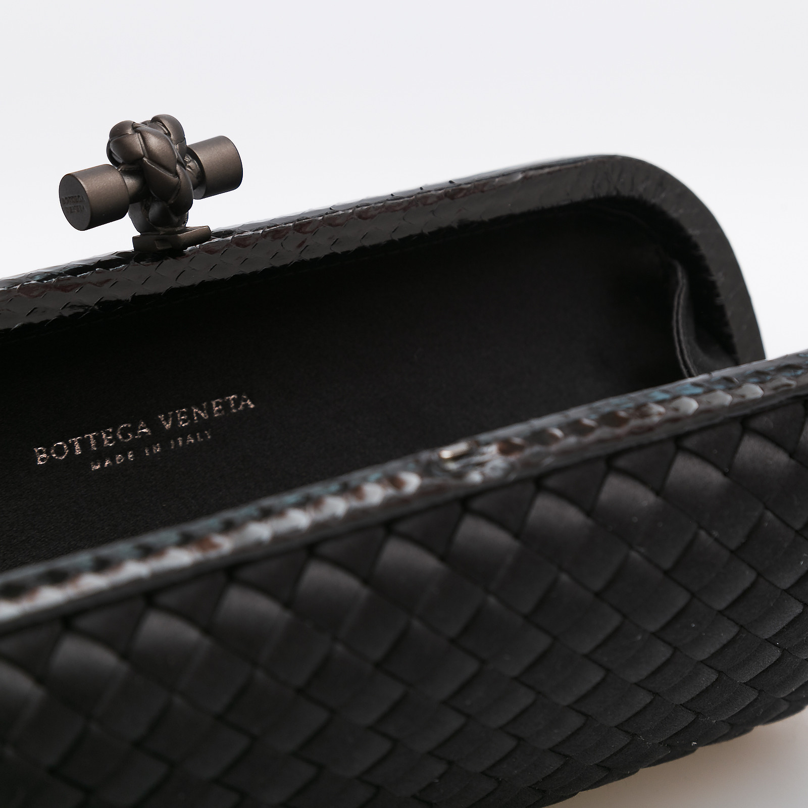 Клатч Bottega Veneta - купить оригинал в секонд-хенде SFS