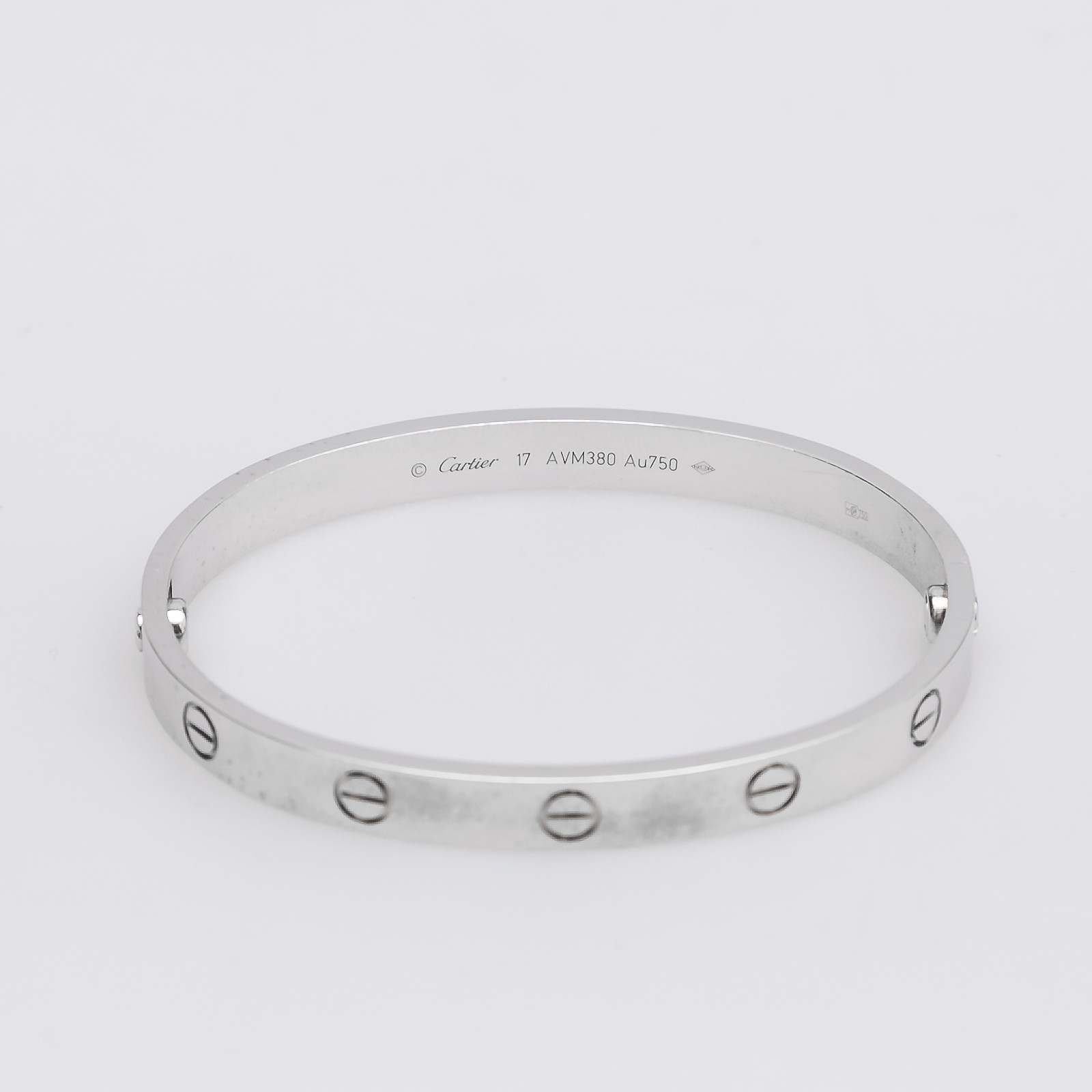 Браслет серебряного цвета Cartier - фото из каталога магазина брендовой одежды Second Friend Store Браслет Cartier - купить оригинал в секонд-хенде SFS - 5