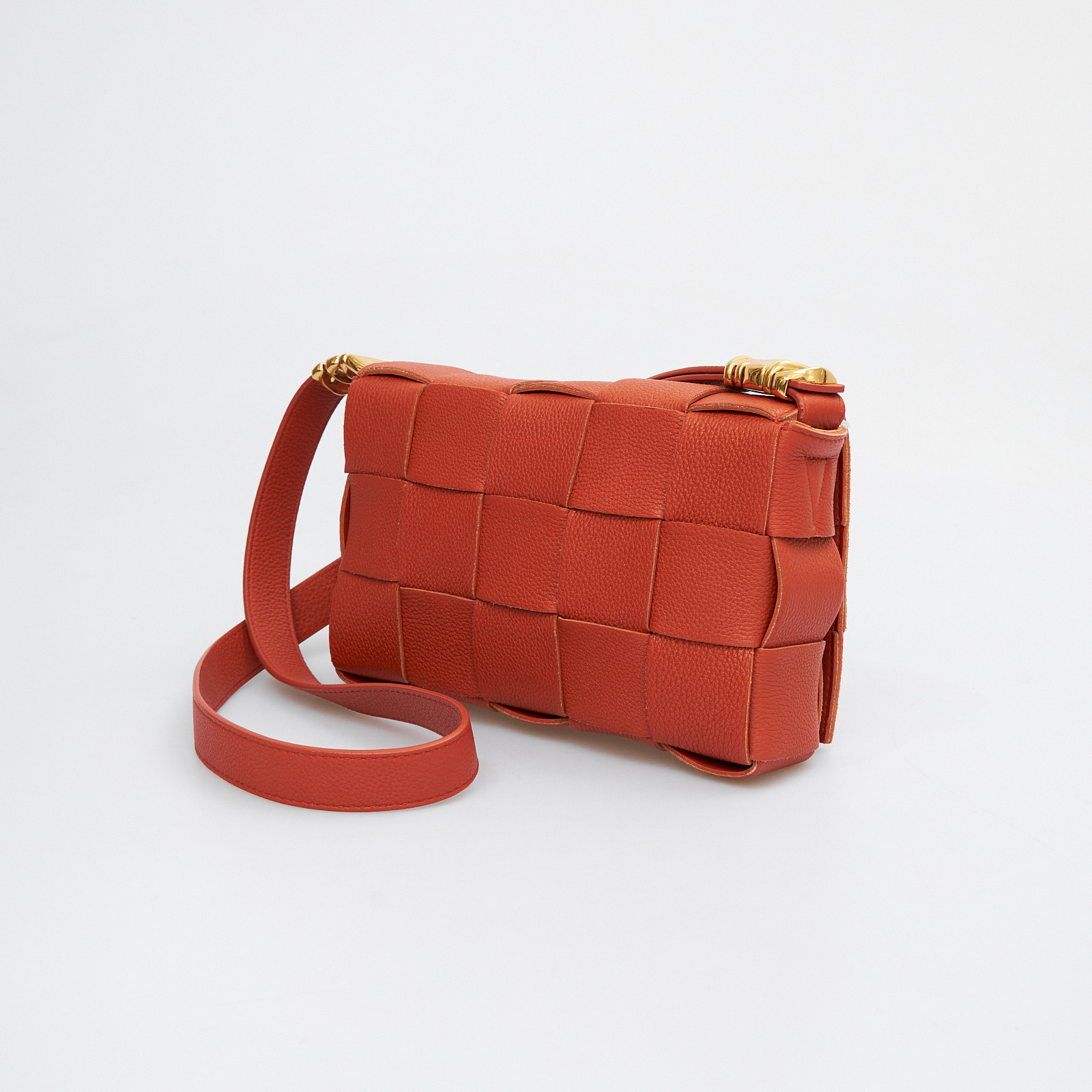 Сумка оранжевого цвета Bottega Veneta - фото из каталога магазина брендовой одежды Second Friend Store Сумка Bottega Veneta - купить оригинал в секонд-хенде SFS - 3