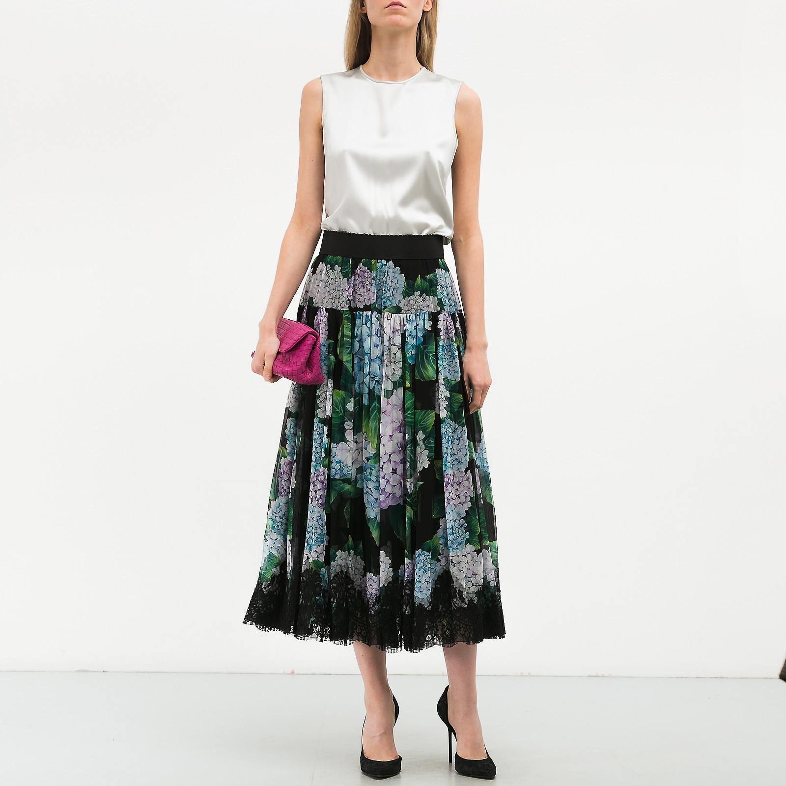 Юбка черного цвета Dolce&Gabbana - фото из каталога магазина брендовой одежды Second Friend Store Юбка Dolce&Gabbana - купить оригинал в секонд-хенде SFS - 2