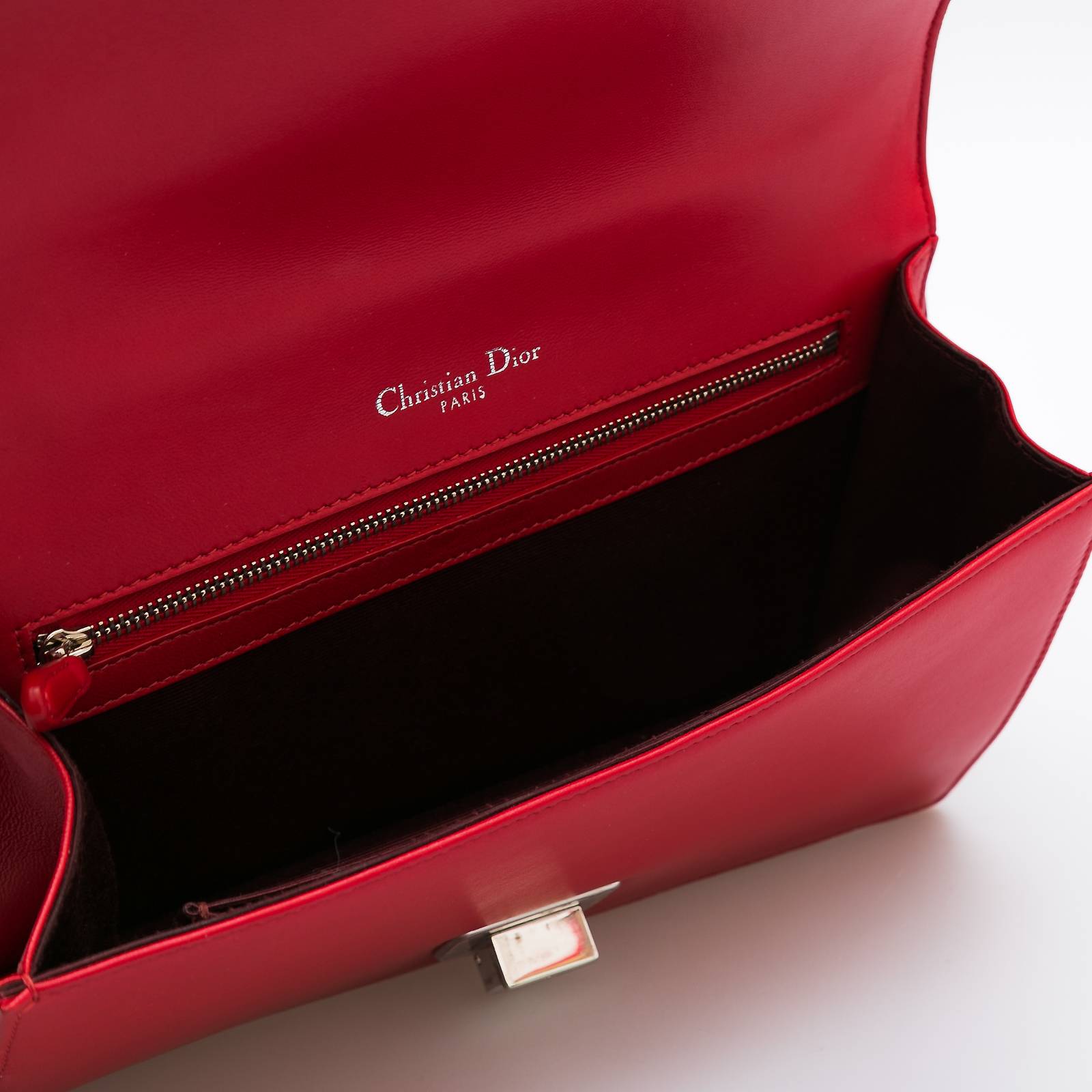 Сумка красного цвета Christian Dior - фото из каталога магазина брендовой одежды Second Friend Store Сумка Christian Dior - купить оригинал в секонд-хенде SFS - 6