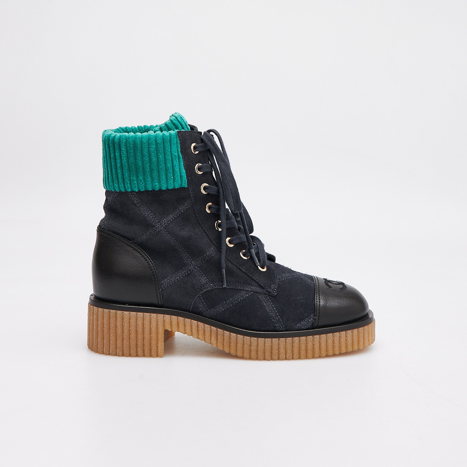 Ботинки синего цвета Chanel - фото из каталога магазина брендовой одежды Second Friend Store Ботинки Chanel - купить оригинал в секонд-хенде SFS - 1