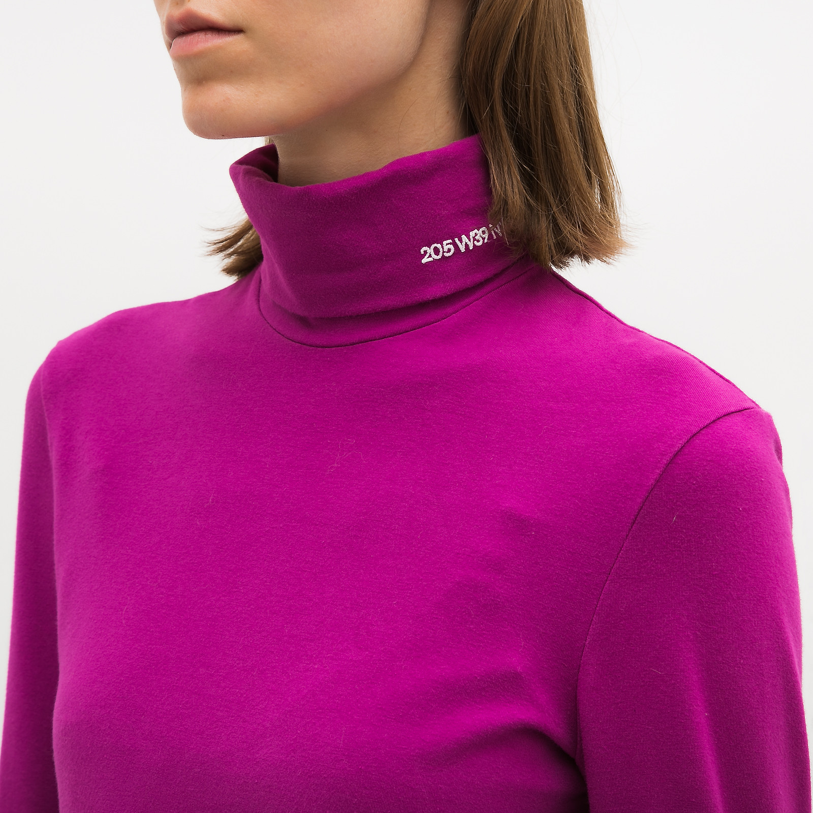 Водолазка фиолетового цвета Calvin Klein 205W39NYC - фото из каталога магазина брендовой одежды Second Friend Store Водолазка Calvin Klein 205W39NYC - купить оригинал в секонд-хенде SFS - 3