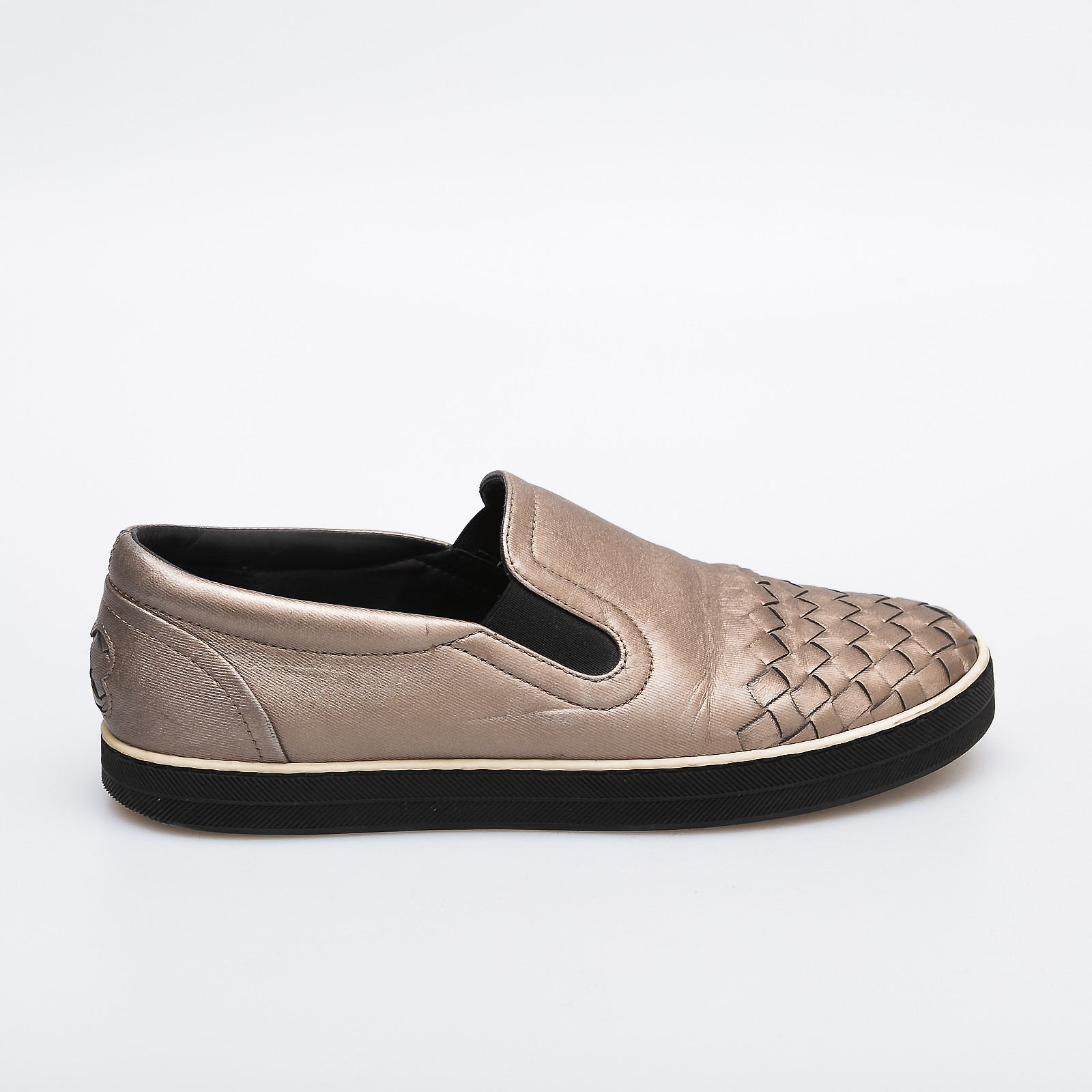 Слипоны серебряного цвета Bottega Veneta - фото из каталога магазина брендовой одежды Second Friend Store Слипоны Bottega Veneta - купить оригинал в секонд-хенде SFS - 1