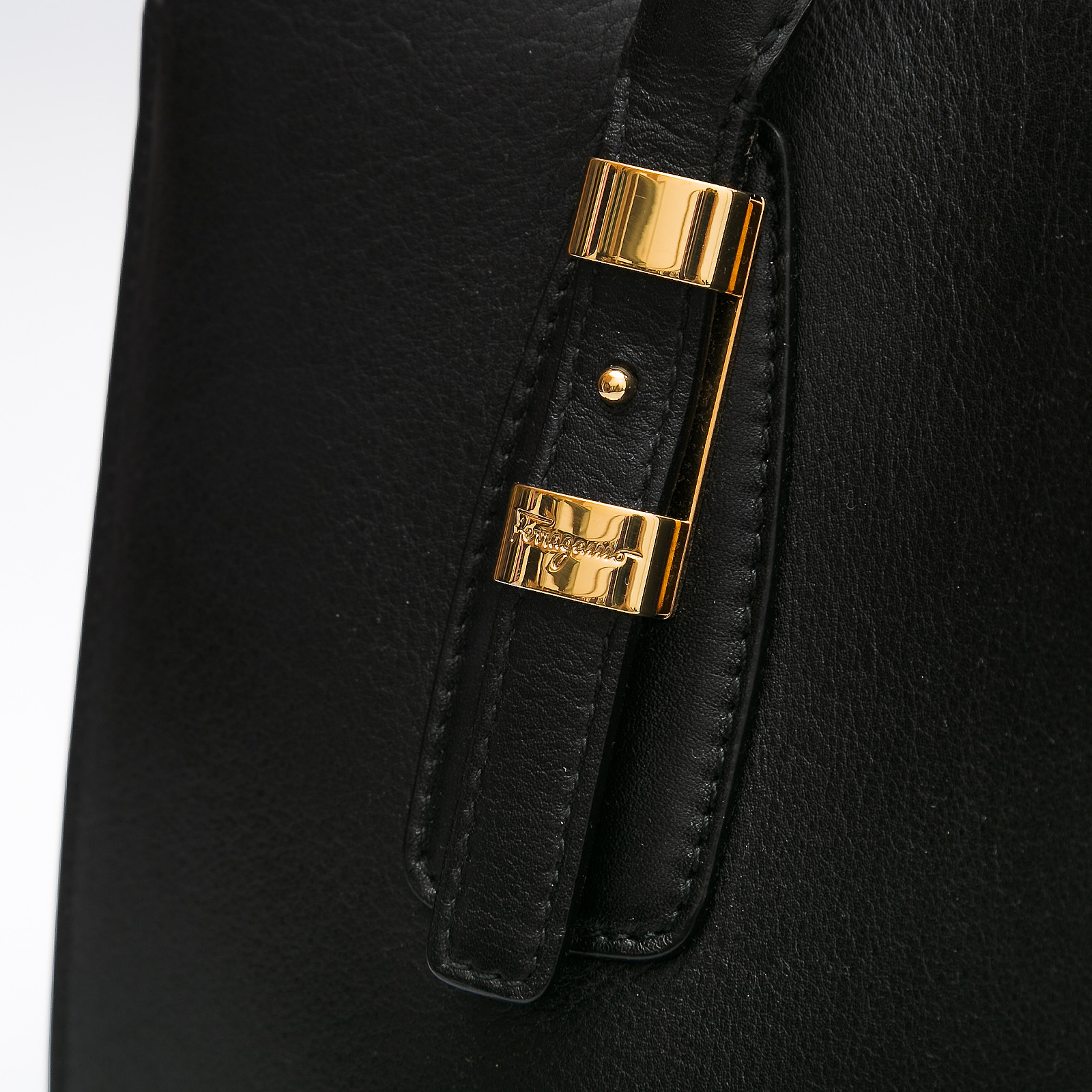 Сумка Salvatore Ferragamo - купить оригинал в секонд-хенде SFS - 5