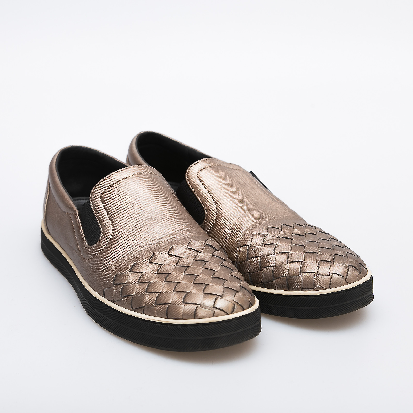 Слипоны серебряного цвета Bottega Veneta - фото из каталога магазина брендовой одежды Second Friend Store Слипоны Bottega Veneta - купить оригинал в секонд-хенде SFS - 2