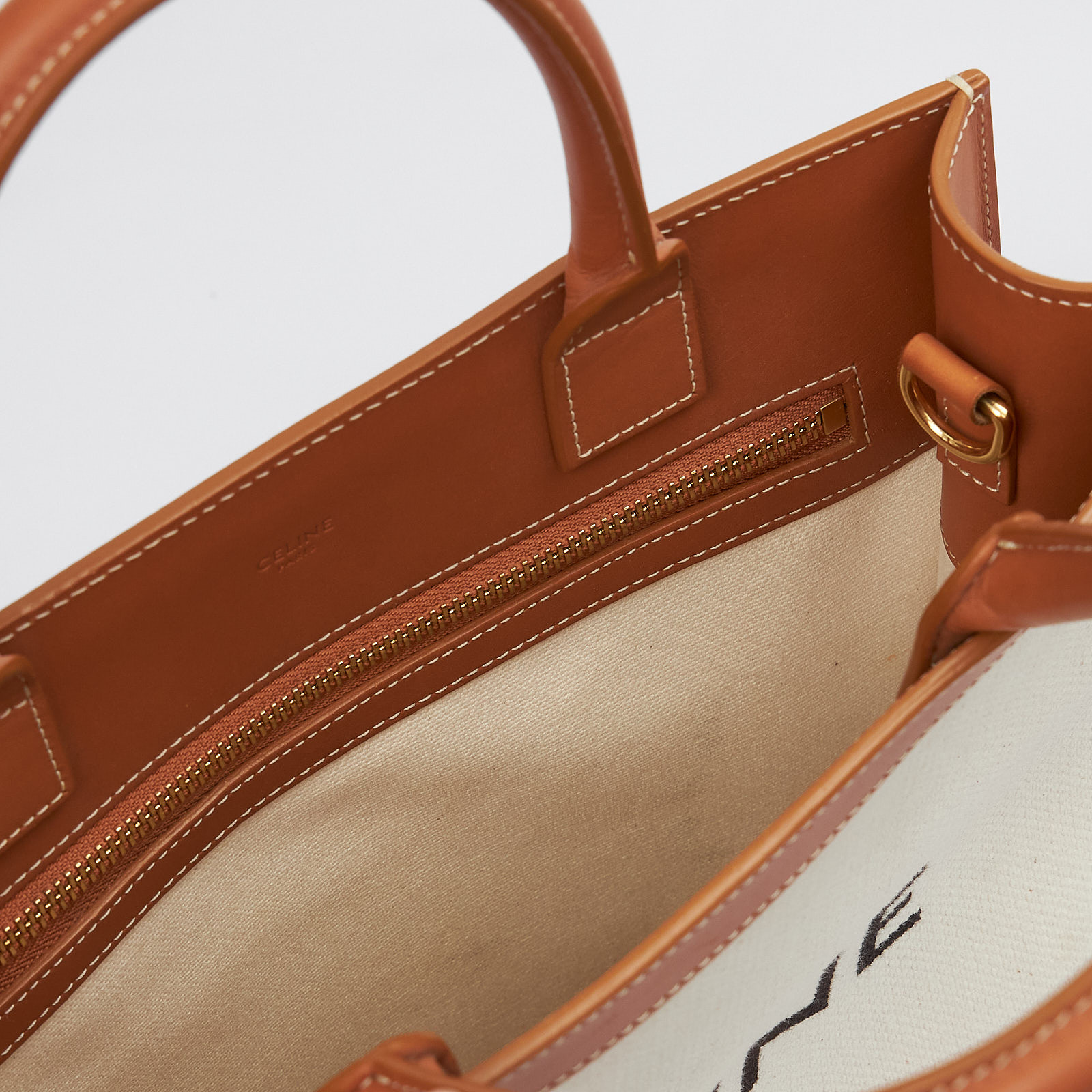 Сумка белого цвета Celine - фото из каталога магазина брендовой одежды Second Friend Store Сумка Celine - купить оригинал в секонд-хенде SFS - 8