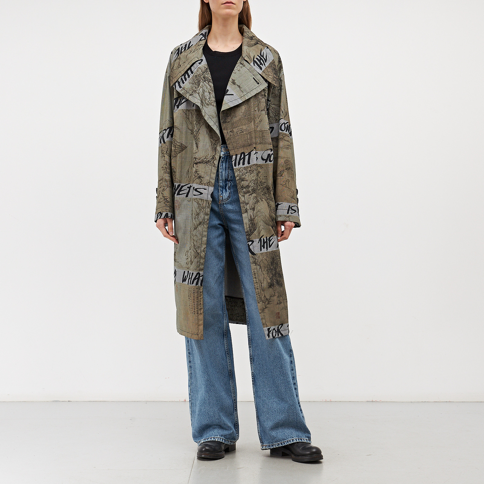 Тренч серого цвета Vivienne Westwood - фото из каталога магазина брендовой одежды Second Friend Store Тренч Vivienne Westwood - купить оригинал в секонд-хенде SFS - 2