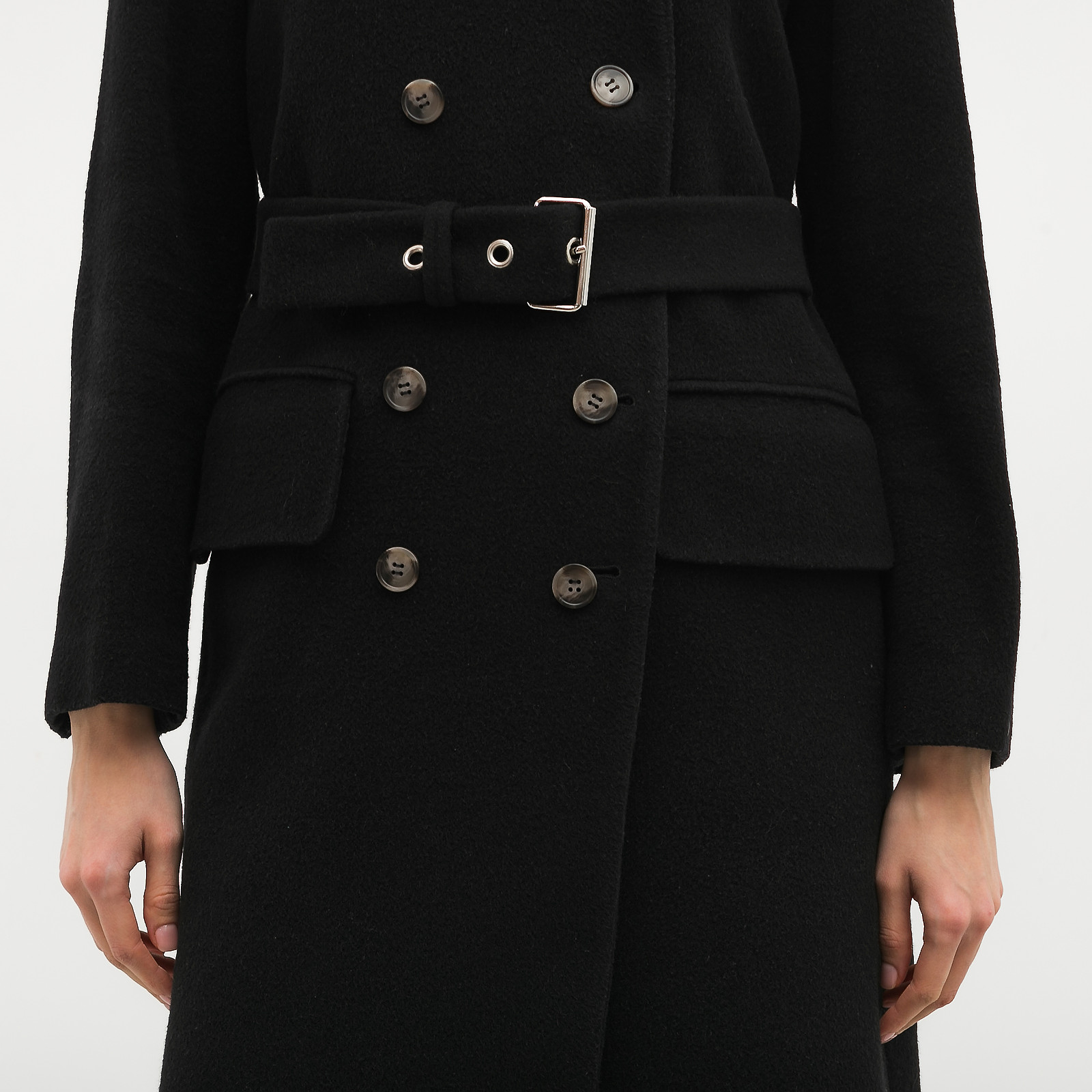 Пальто черного цвета MM6 Maison Margiela - фото из каталога магазина брендовой одежды Second Friend Store Пальто MM6 Maison Margiela - купить оригинал в секонд-хенде SFS - 4