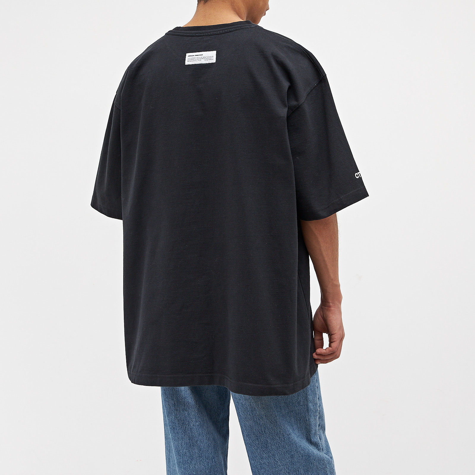 Футболка черного цвета Heron Preston - фото из каталога магазина брендовой одежды Second Friend Store Футболка Heron Preston - купить оригинал в секонд-хенде SFS - 3