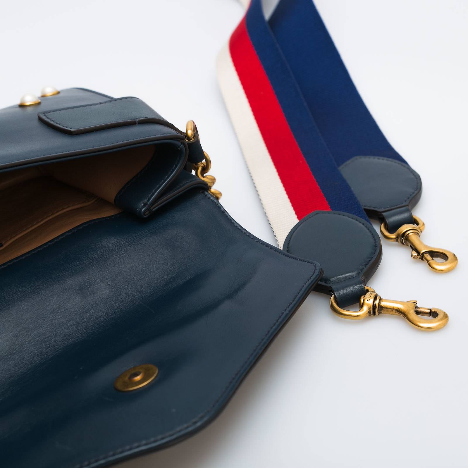 Сумка синего цвета Gucci - фото из каталога магазина брендовой одежды Second Friend Store Сумка Gucci - купить оригинал в секонд-хенде SFS - 4