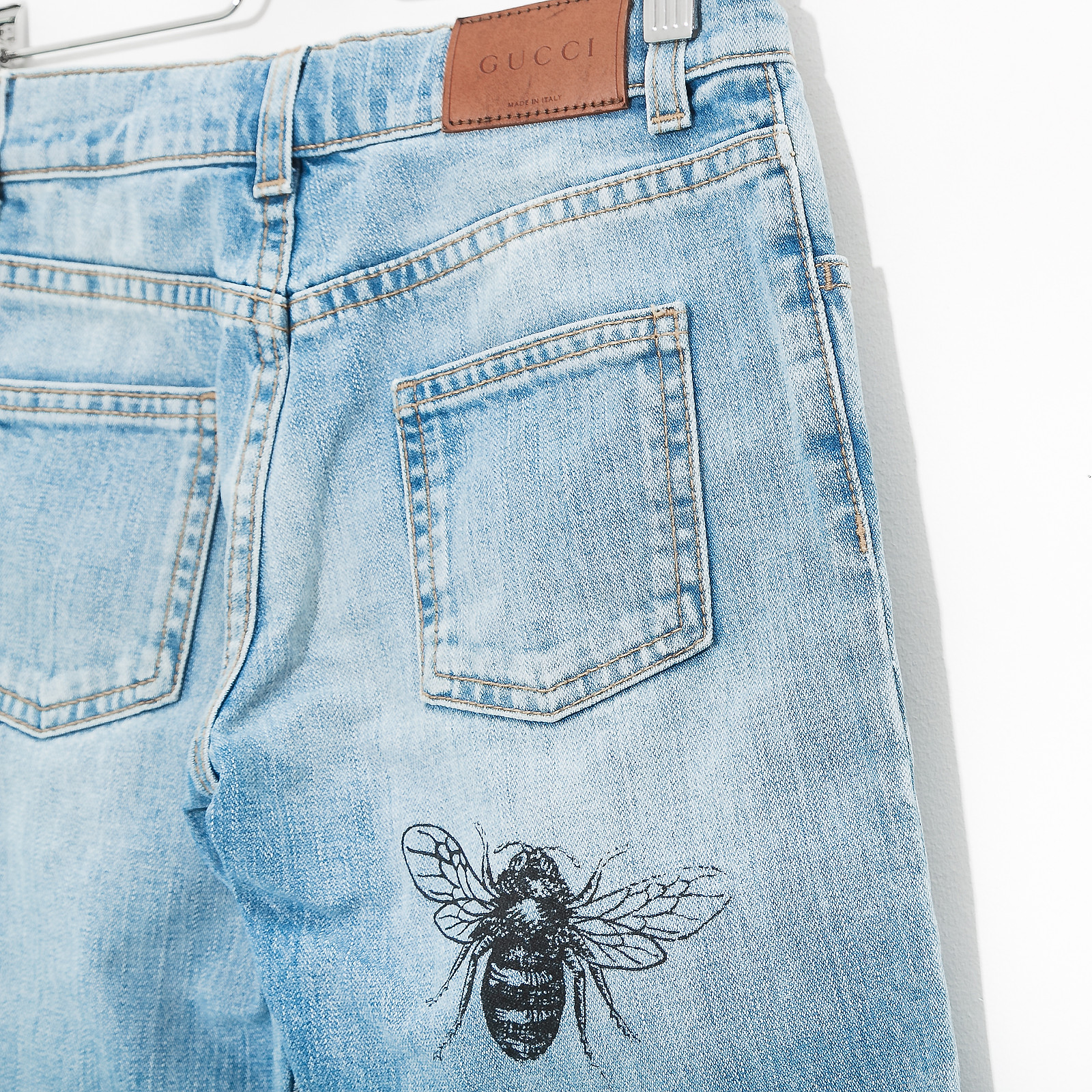 Шорты голубого цвета Gucci - фото из каталога магазина брендовой одежды Second Friend Store Шорты Gucci - купить оригинал в секонд-хенде SFS - 4