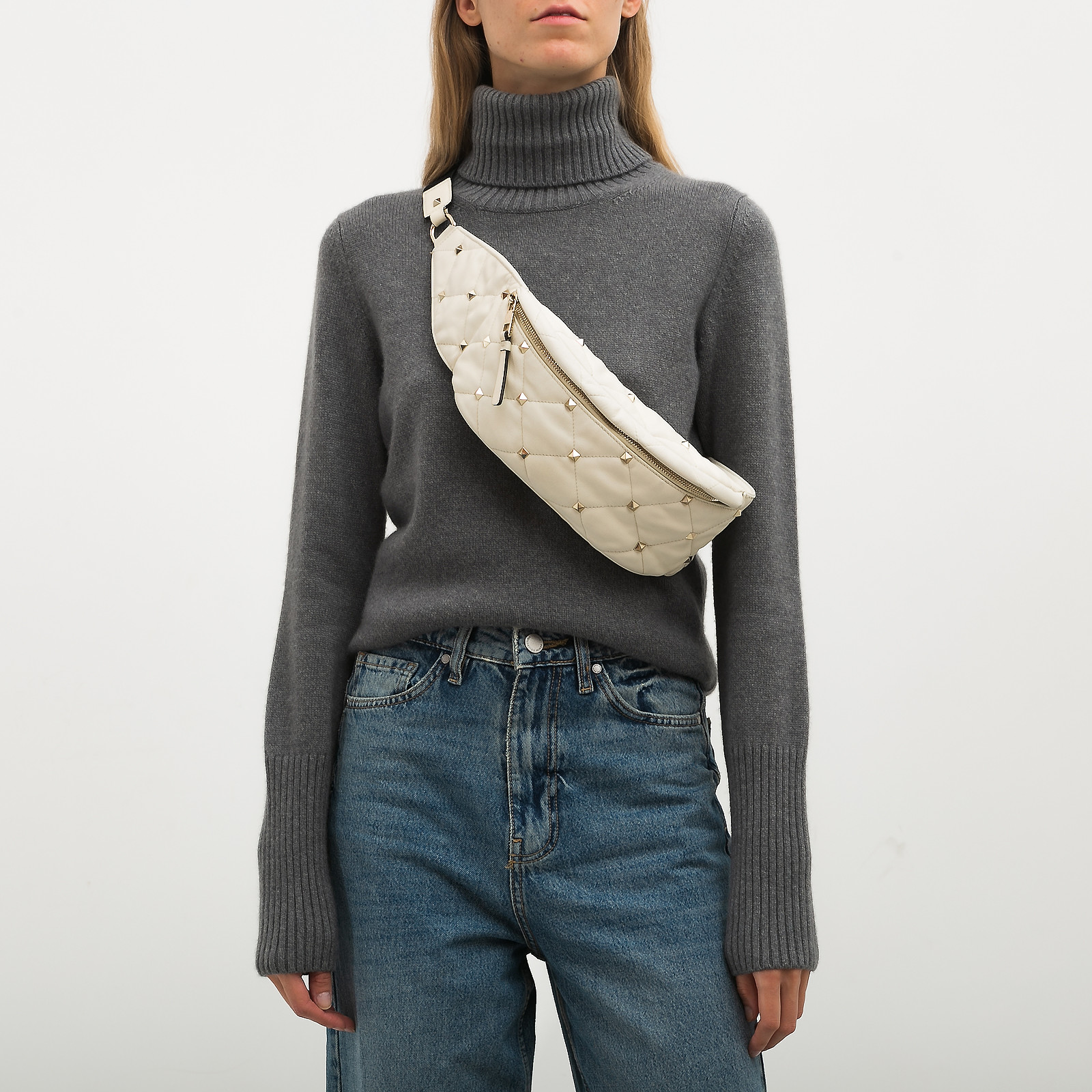 Сумка белого цвета Valentino - фото из каталога магазина брендовой одежды Second Friend Store Сумка Valentino - купить оригинал в секонд-хенде SFS - 2