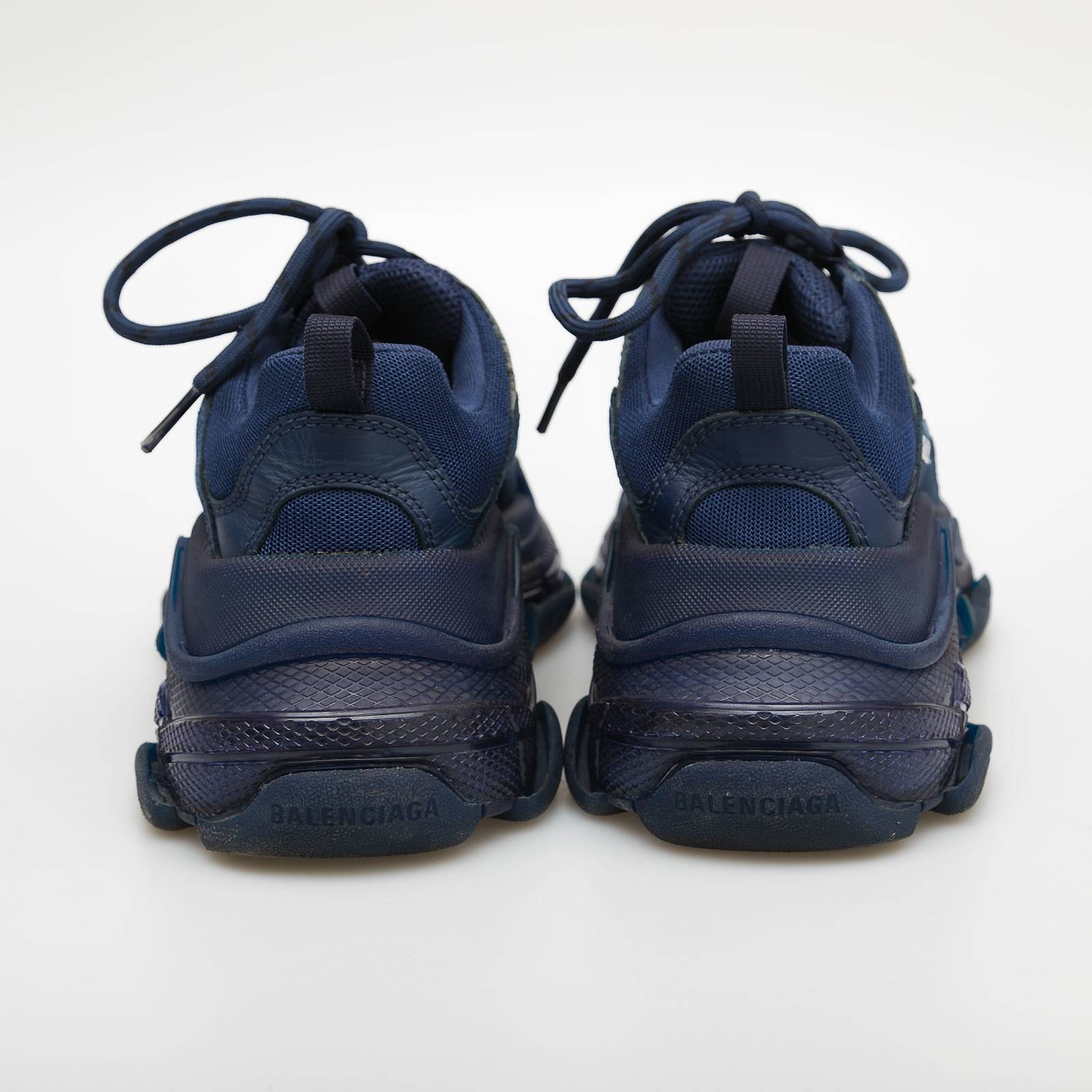 Кроссовки синего цвета Balenciaga - фото из каталога магазина брендовой одежды Second Friend Store Кроссовки Balenciaga - купить оригинал в секонд-хенде SFS - 4