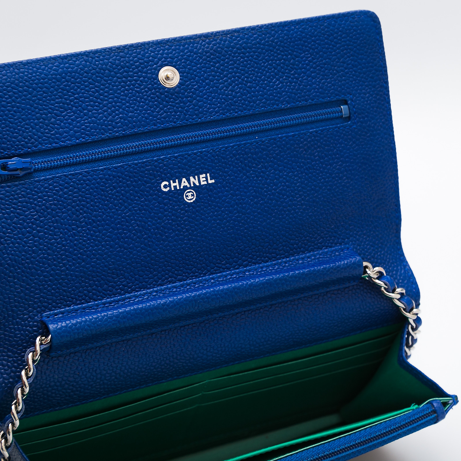 Сумка синего цвета Chanel - фото из каталога магазина брендовой одежды Second Friend Store Сумка Chanel - купить оригинал в секонд-хенде SFS - 5