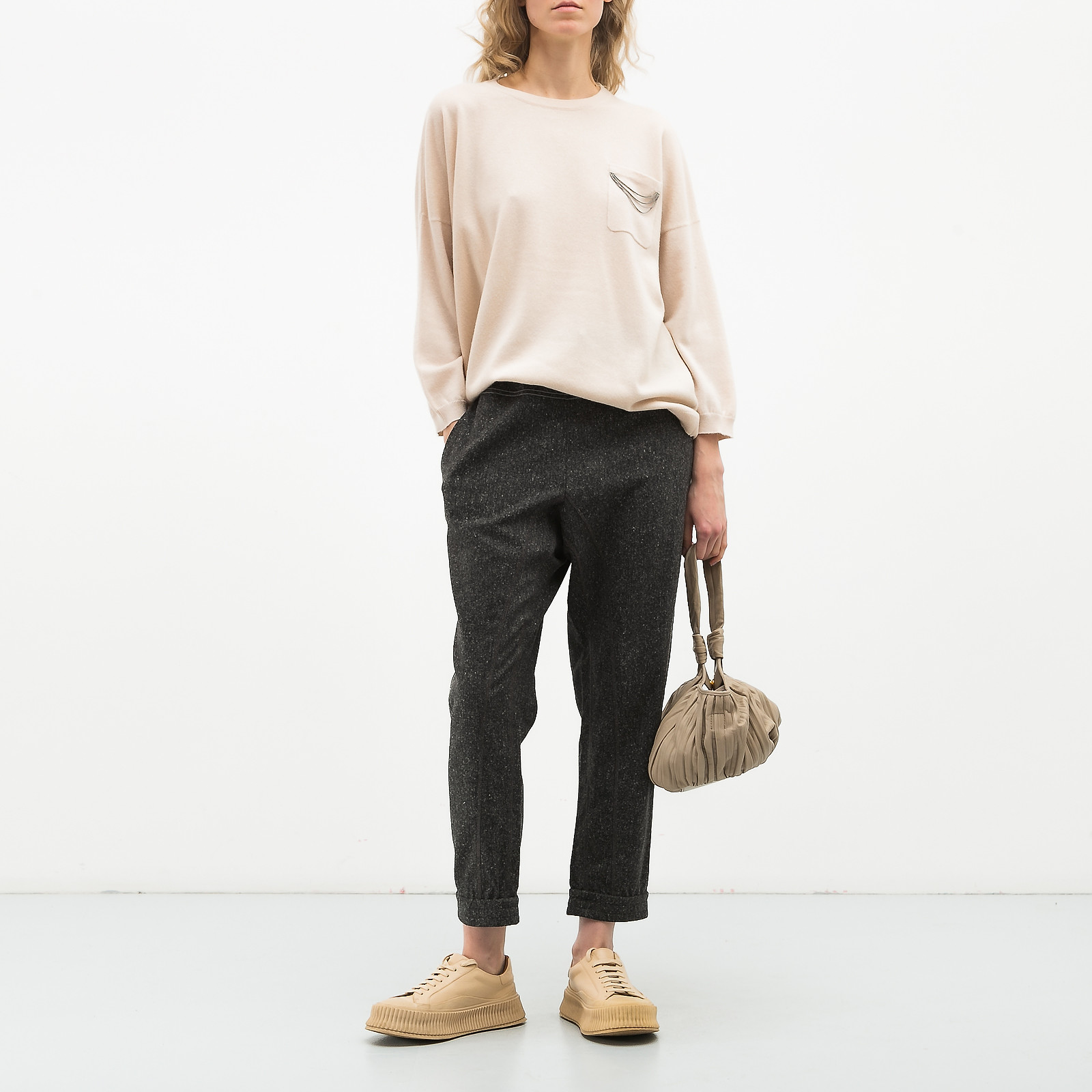 Брюки серого цвета Brunello Cucinelli - фото из каталога магазина брендовой одежды Second Friend Store Брюки Brunello Cucinelli - купить оригинал в секонд-хенде SFS - 2