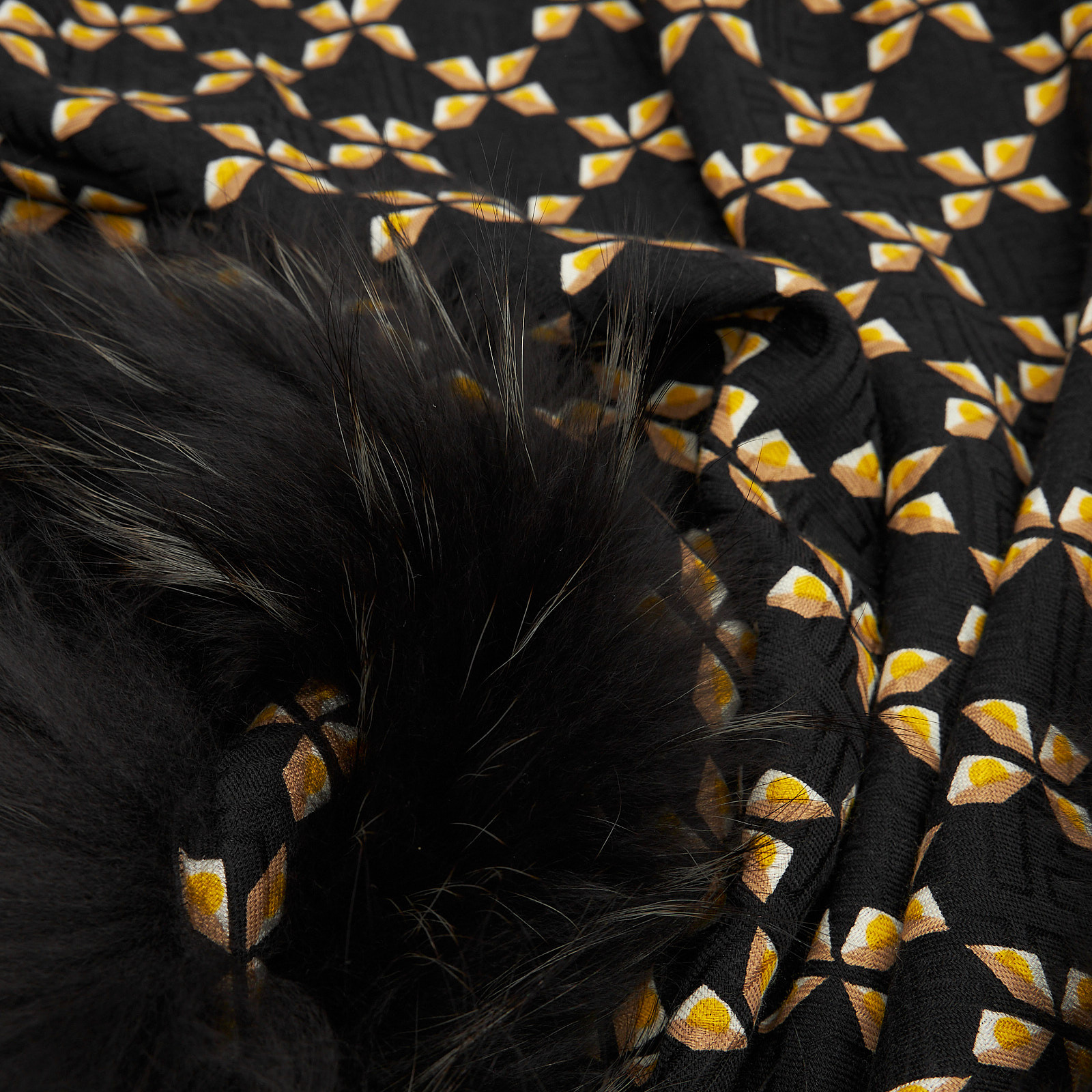 Шарф Fendi - купить оригинал в секонд-хенде SFS - 3