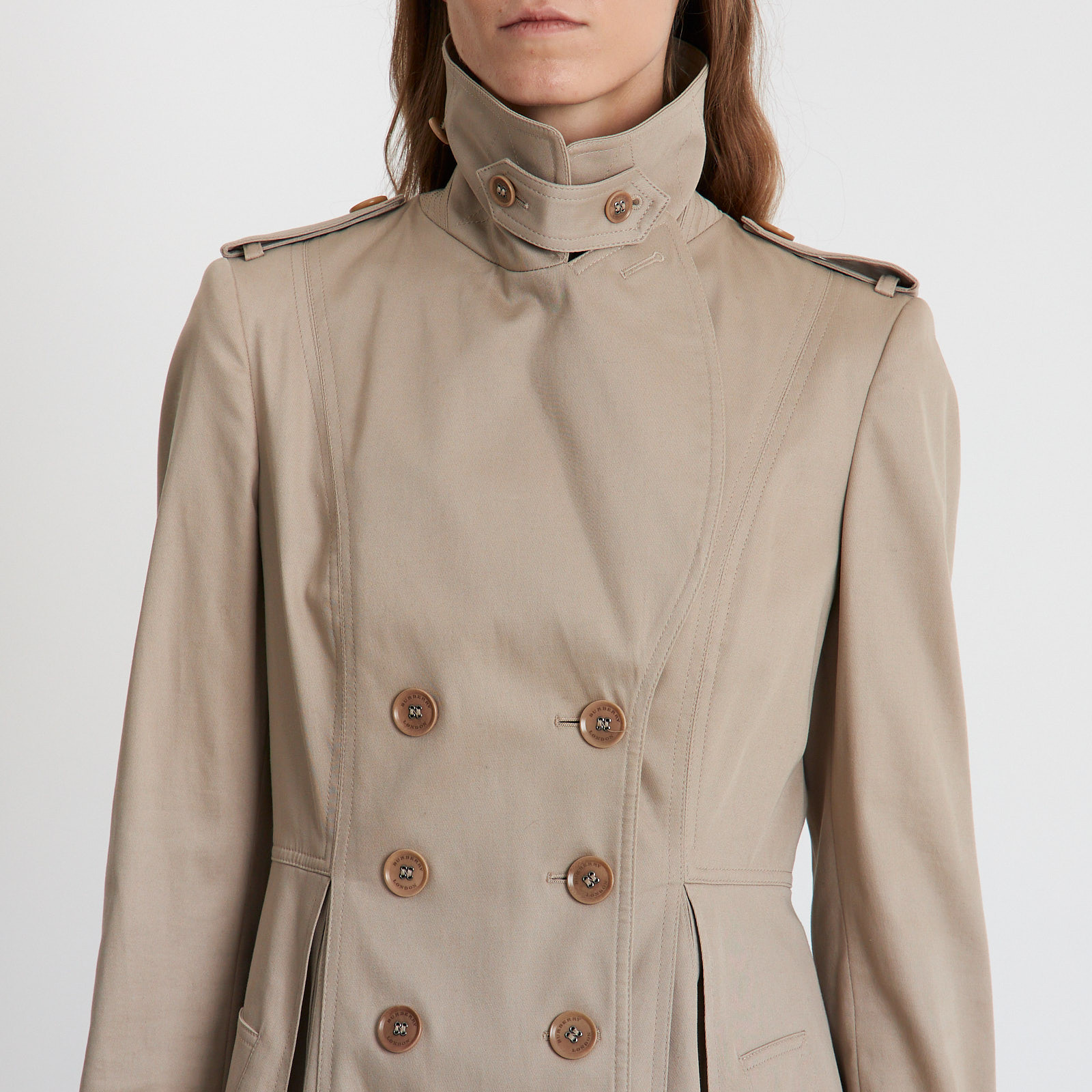Тренч бежевого цвета Burberry Prorsum - фото из каталога магазина брендовой одежды Second Friend Store Тренч Burberry Prorsum - купить оригинал в секонд-хенде SFS - 4