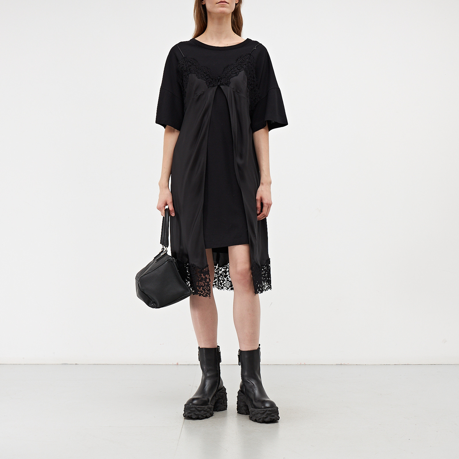 Платье черного цвета Maison Margiela - фото из каталога магазина брендовой одежды Second Friend Store Платье Maison Margiela - купить оригинал в секонд-хенде SFS - 3